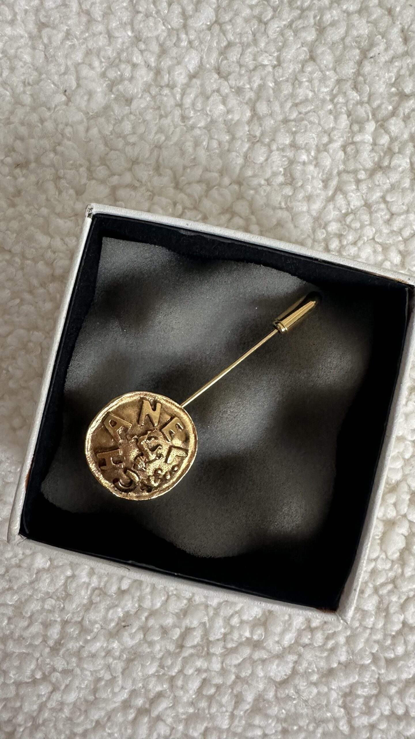 Chanel broszka szpilka vintage złoto 24 karat - obrazek 5