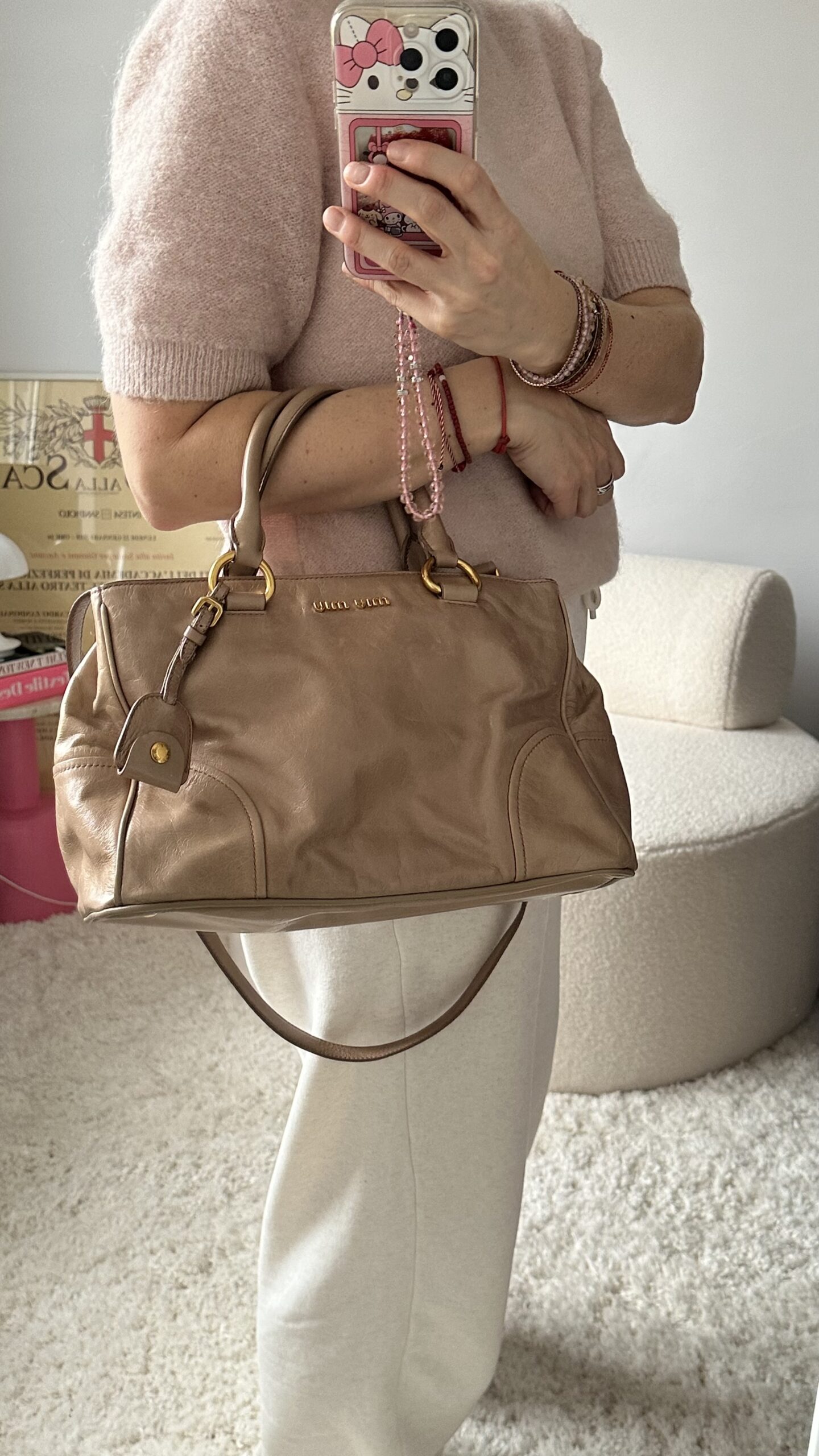 Miu Miu bezowa torebka na ramię i do ręki - obrazek 10