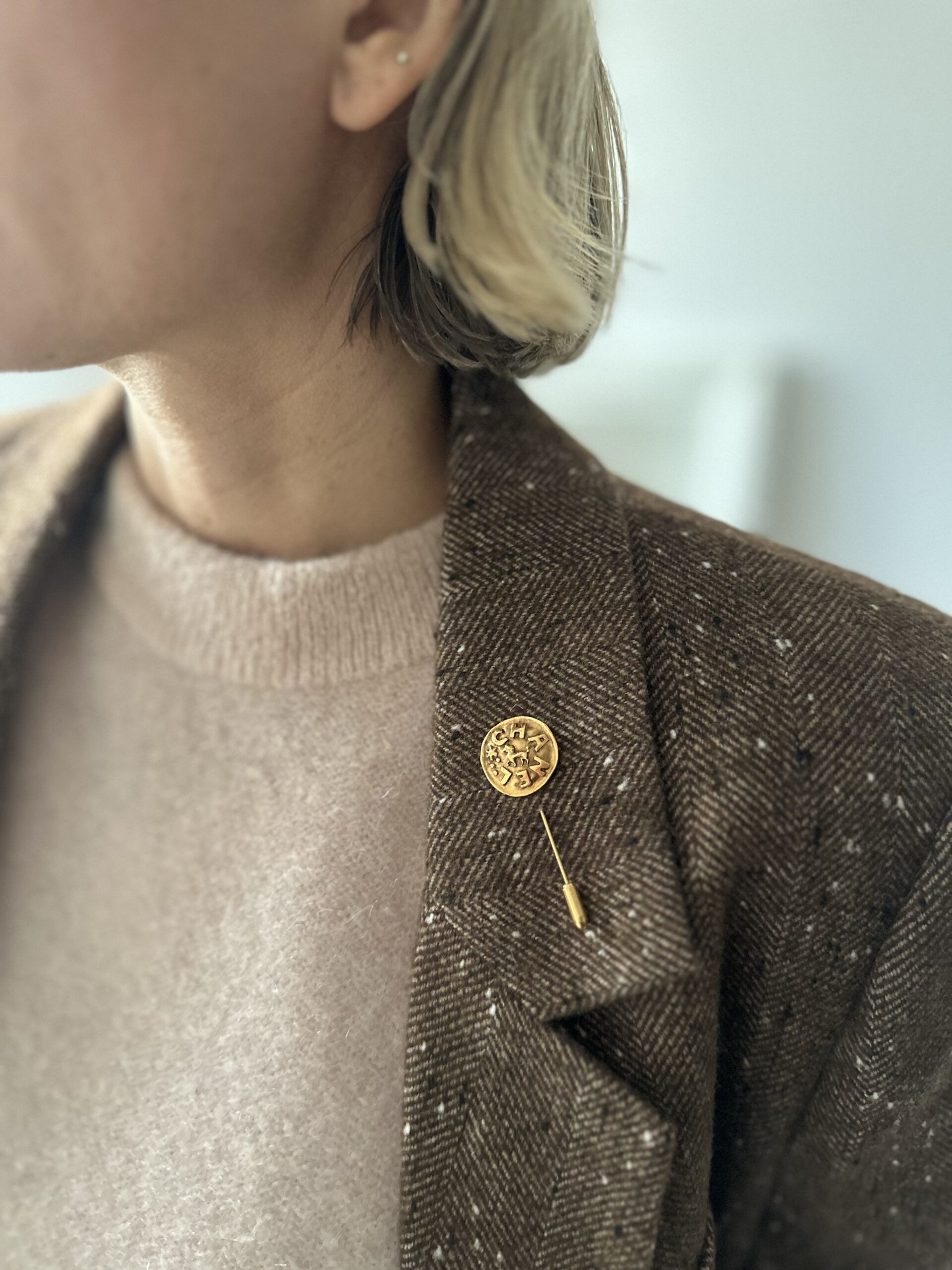 Chanel broszka szpilka vintage złoto 24 karat - obrazek 6