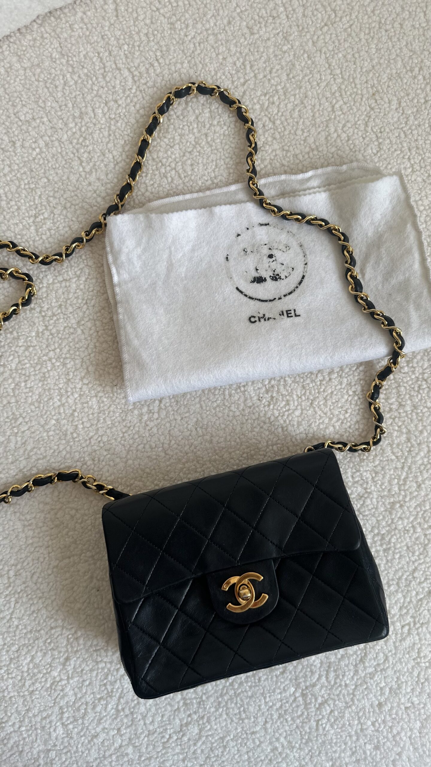 Chanel Classic Mini Square flap czarna mała torebka - obrazek 9