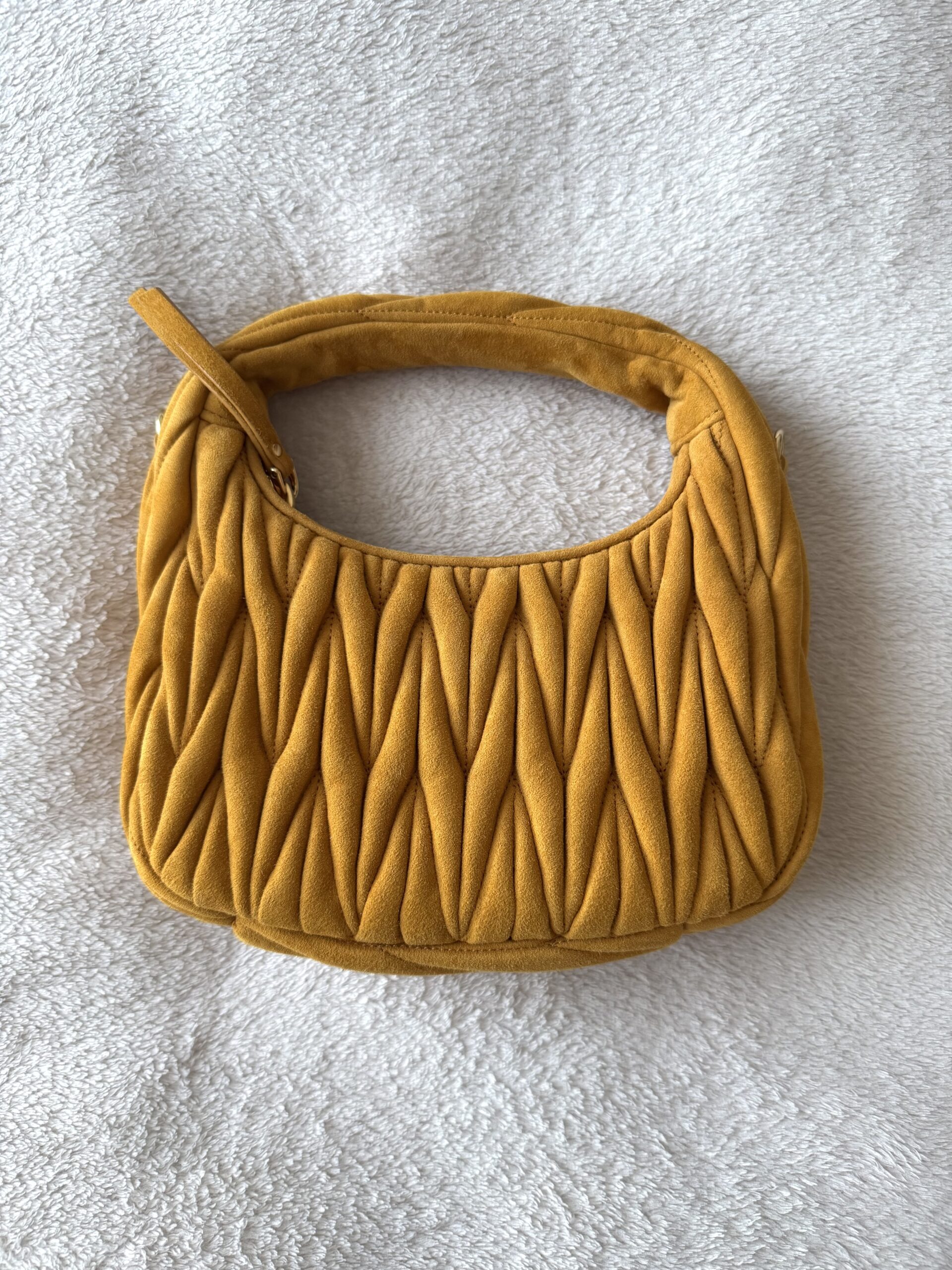 MIU MIU Wander Small Matelassè Suede Bag - torebka - obrazek 6