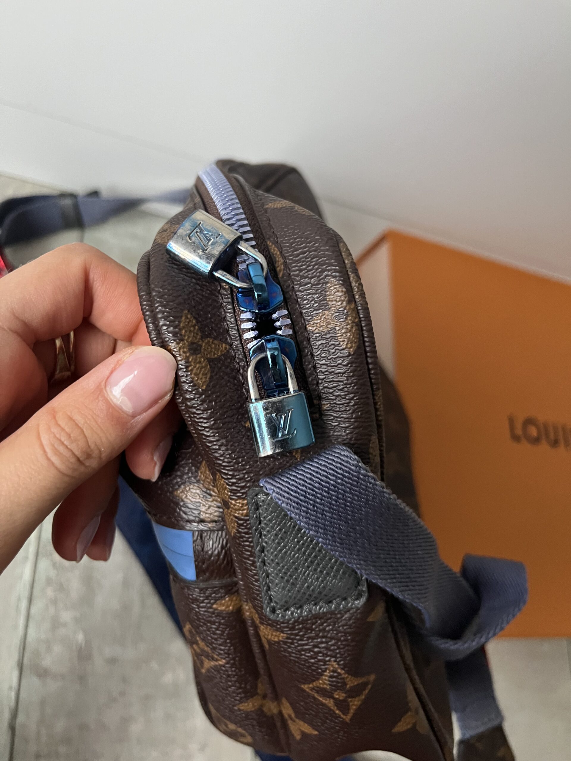 Louis Vuitton outdoor messenger Lv monogram - obrazek 14