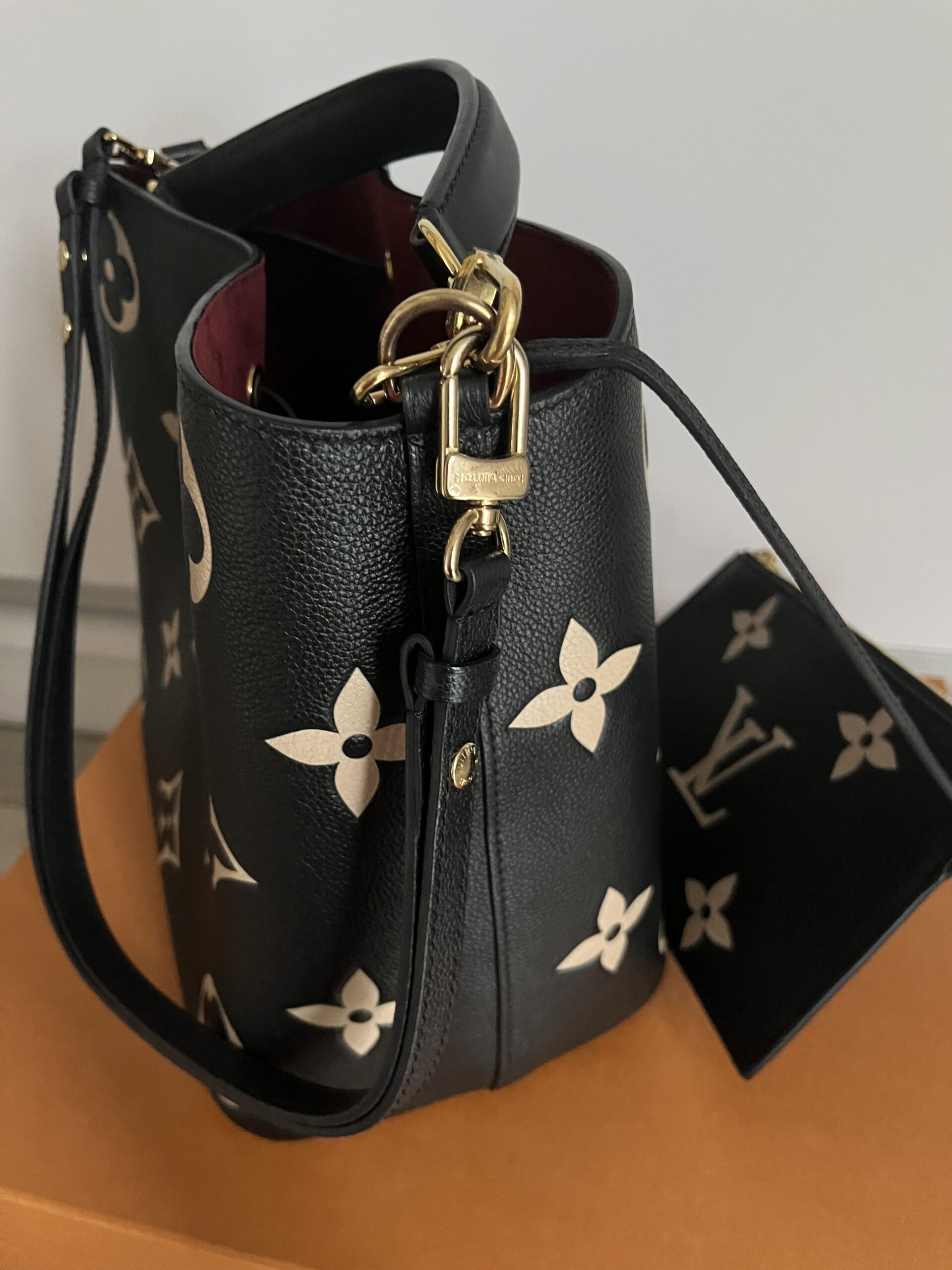 Louis Vuitton Neonoe empreinte leather Lv bicolor skóra monogram - obrazek 7