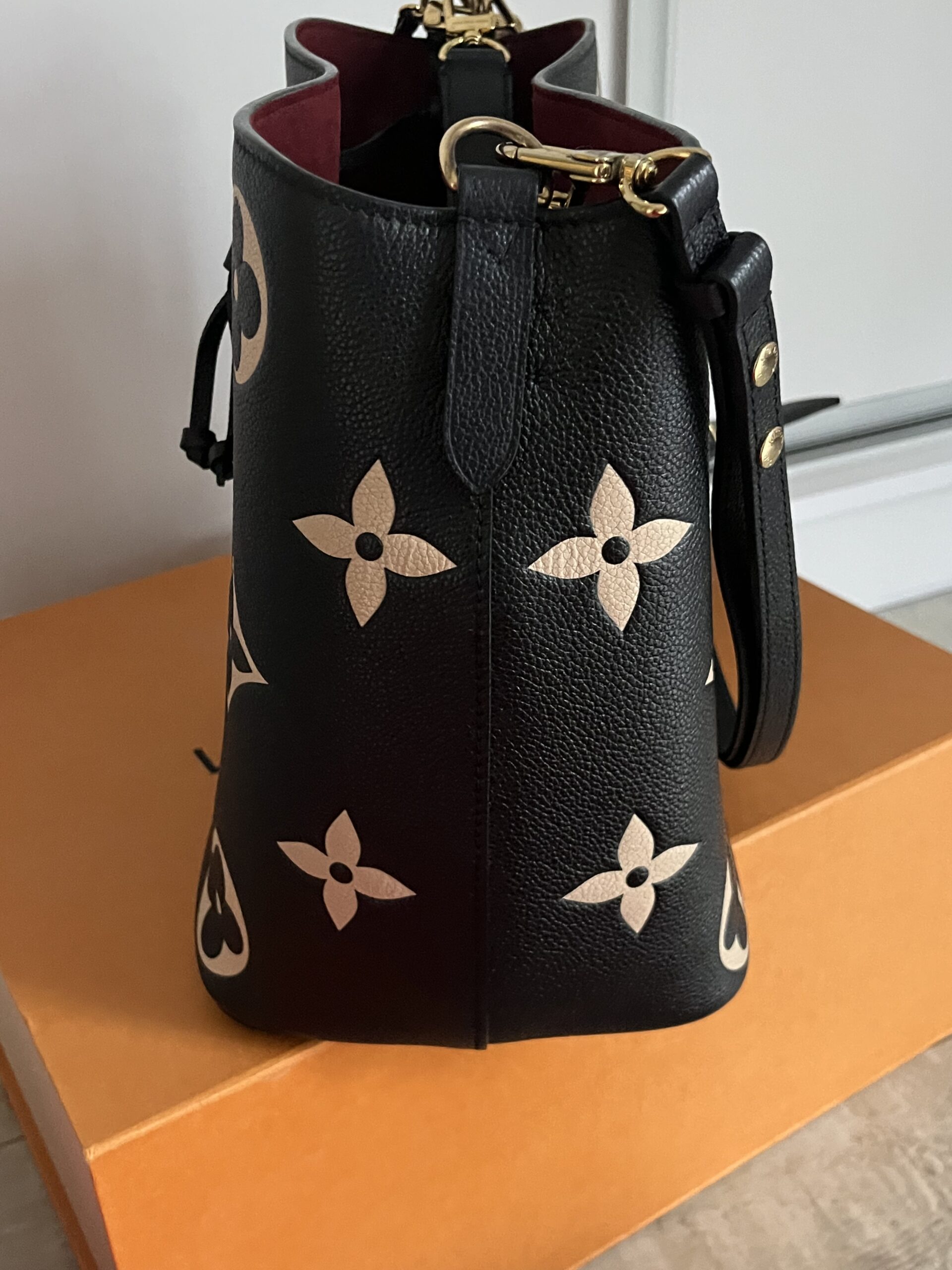 Louis Vuitton Neonoe empreinte leather Lv bicolor skóra monogram - obrazek 9