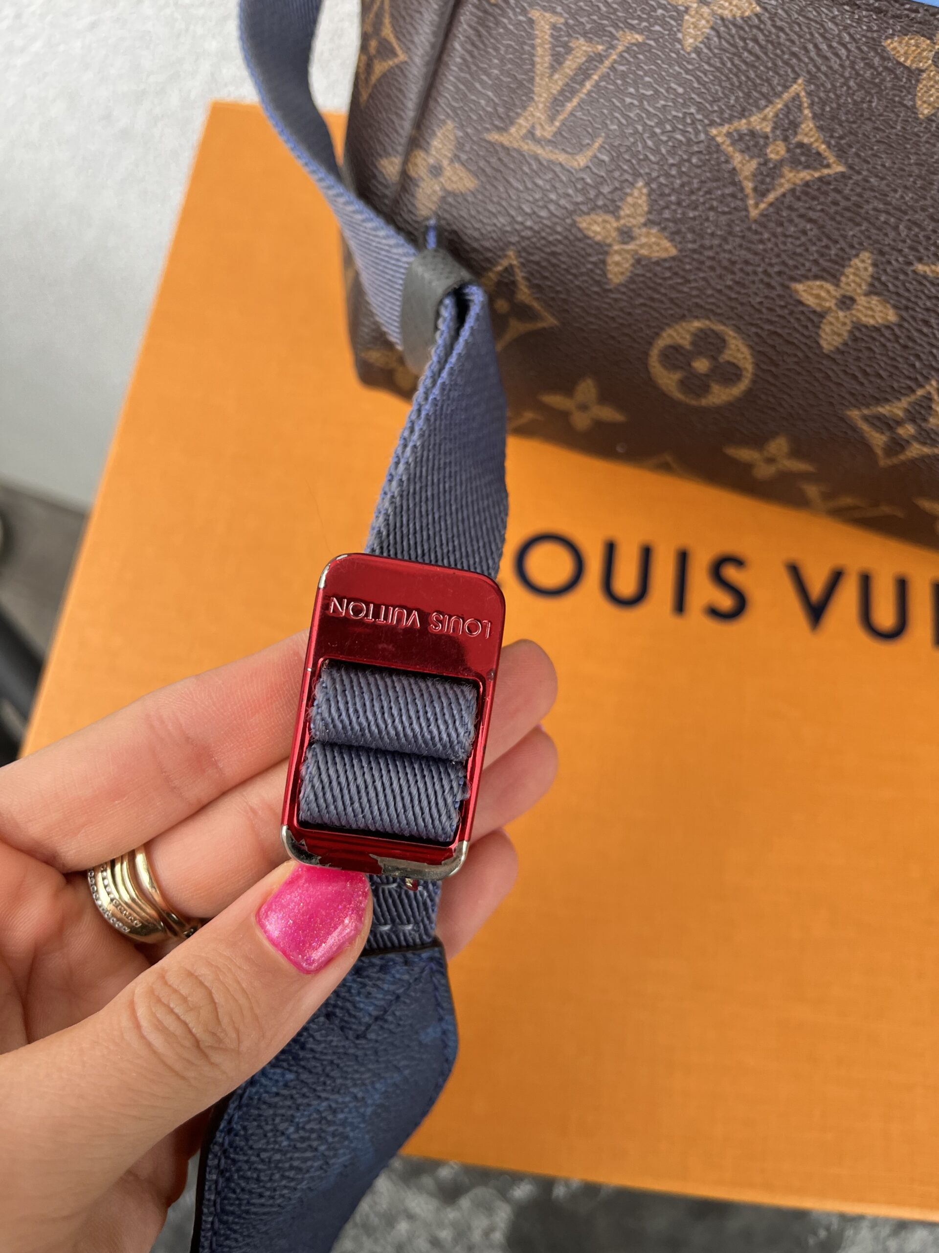 Louis Vuitton outdoor messenger Lv monogram - obrazek 9