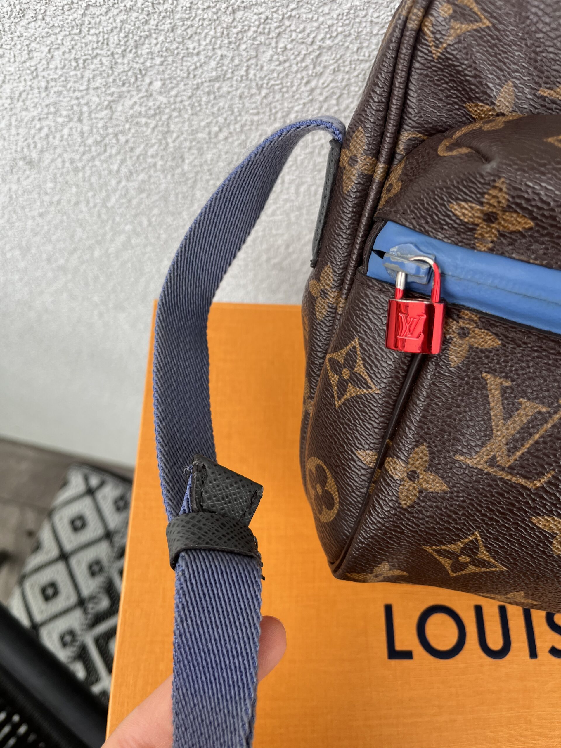 Louis Vuitton outdoor messenger Lv monogram - obrazek 10