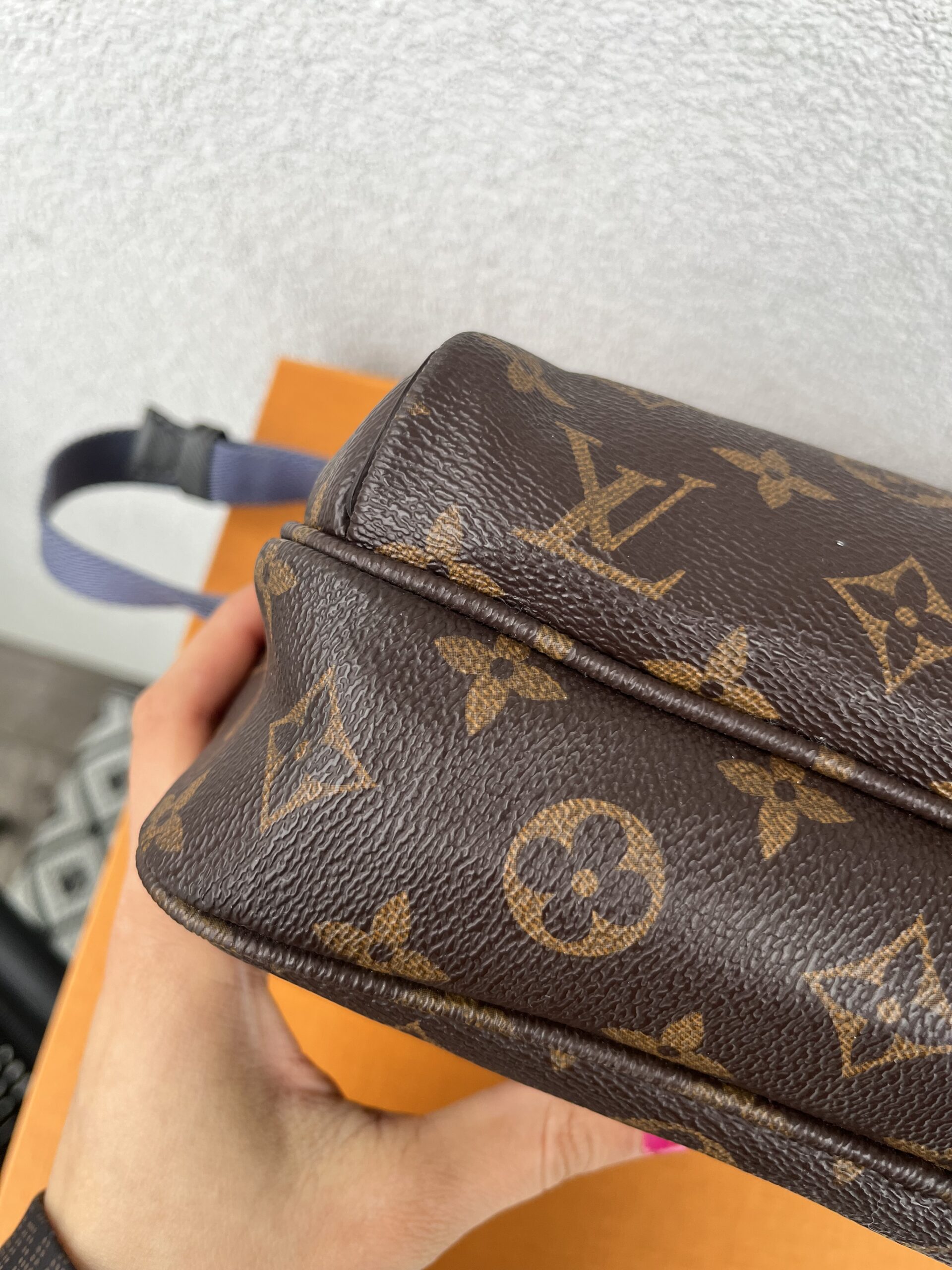 Louis Vuitton outdoor messenger Lv monogram - obrazek 8