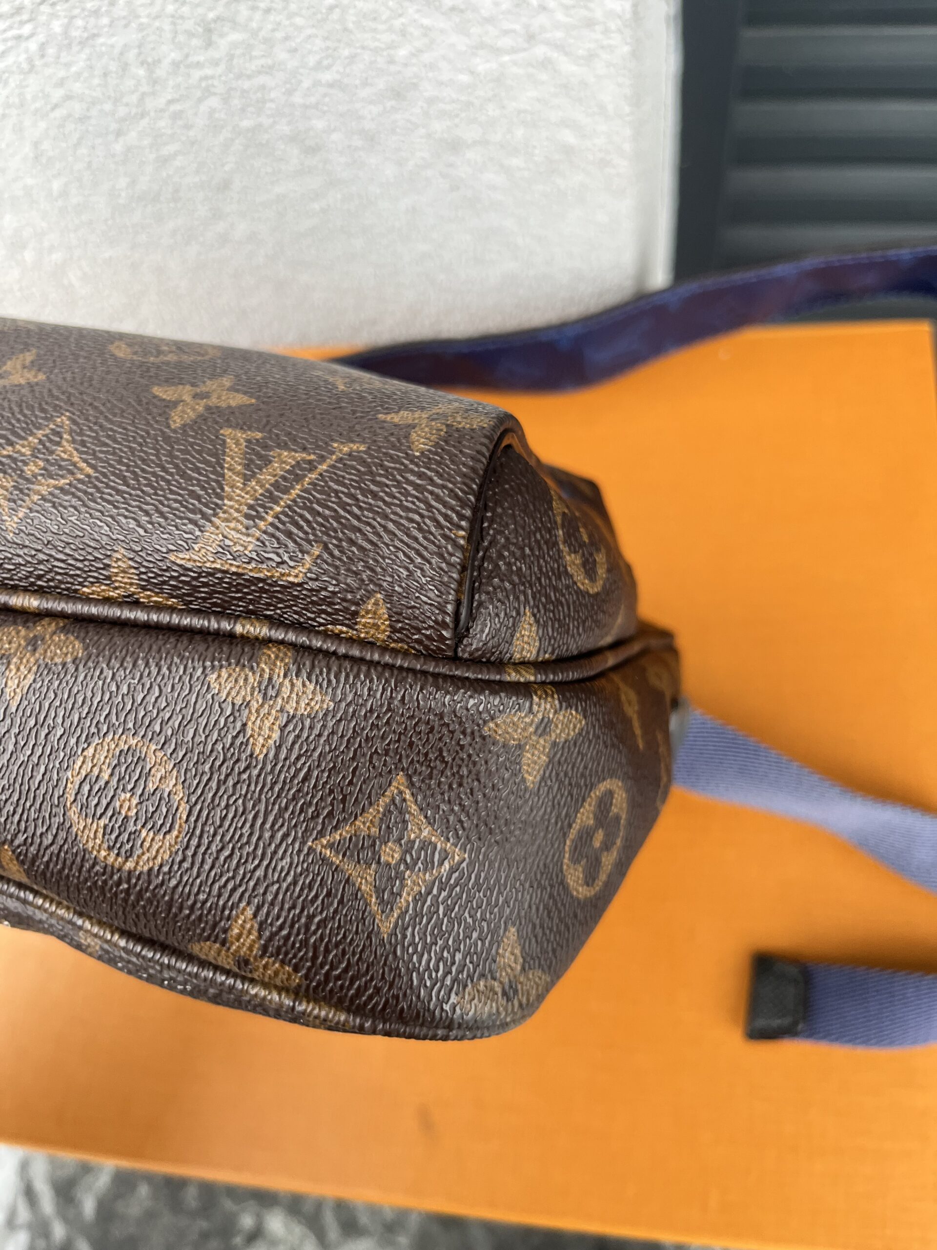 Louis Vuitton outdoor messenger Lv monogram - obrazek 12