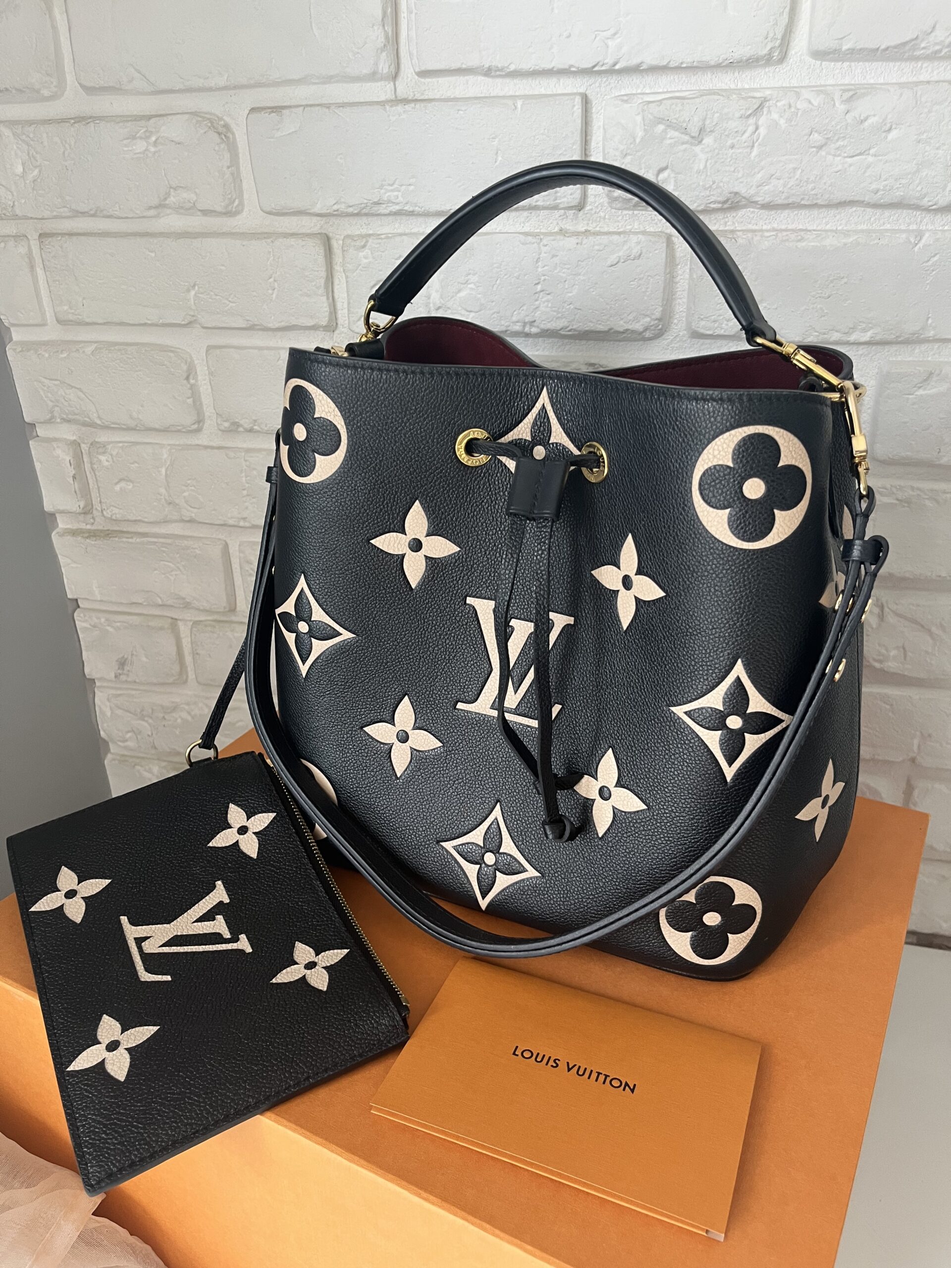Louis Vuitton Neonoe empreinte leather Lv bicolor skóra monogram - obrazek 3