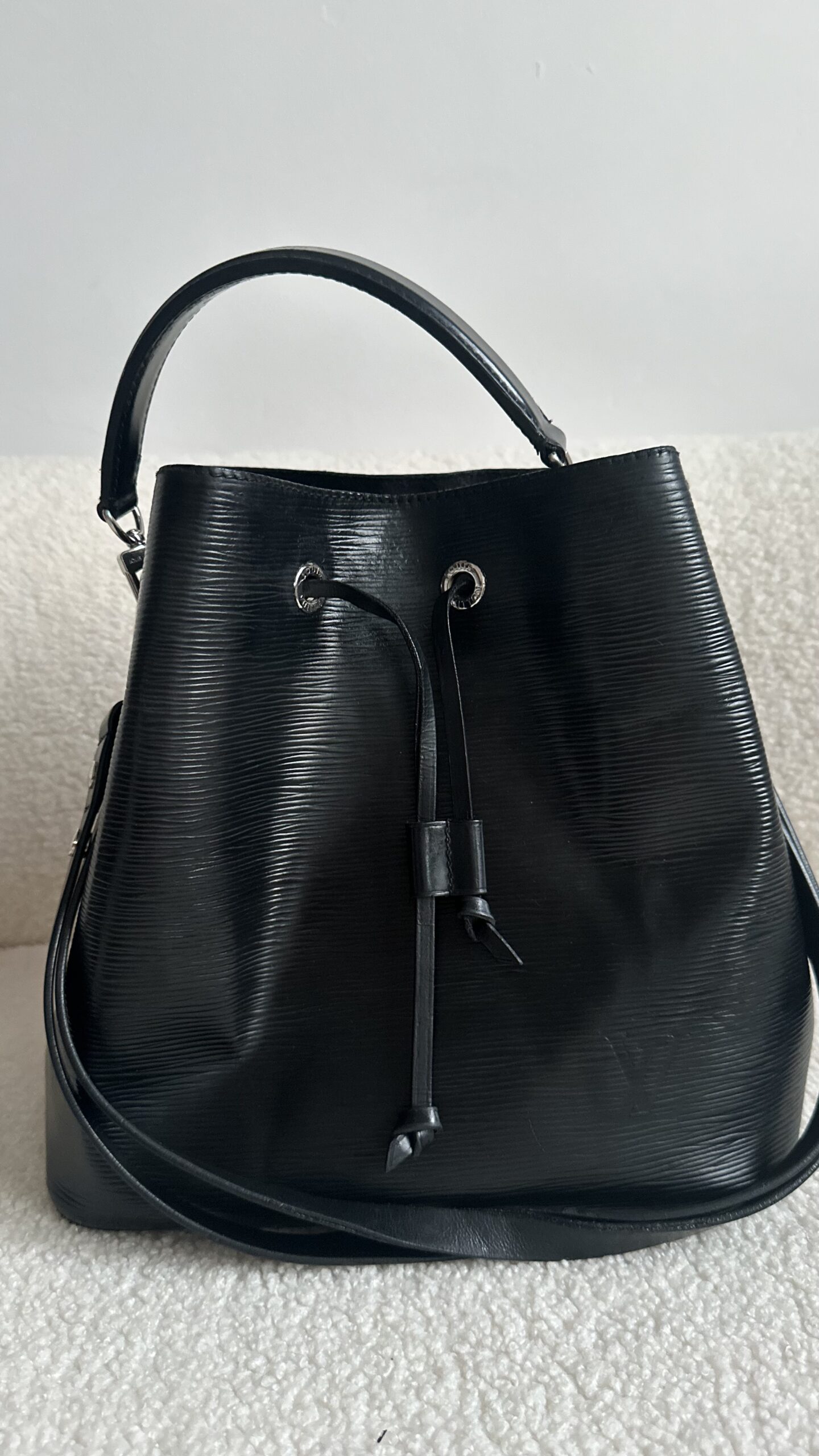 Louis Vuitton Noe epi leather czarna torebka worek