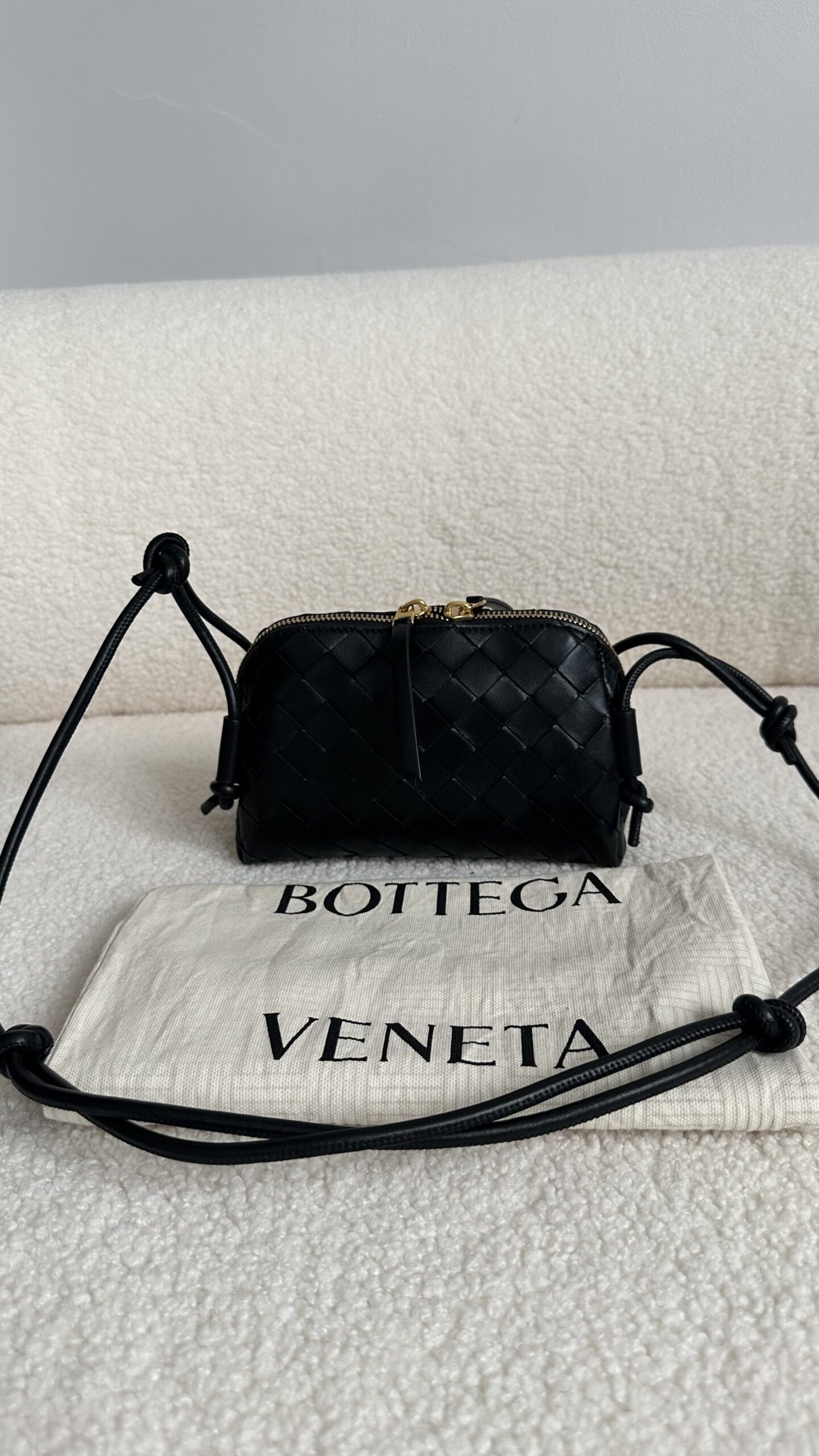 Bottega Veneta Concert Intrecciato czarna torebka