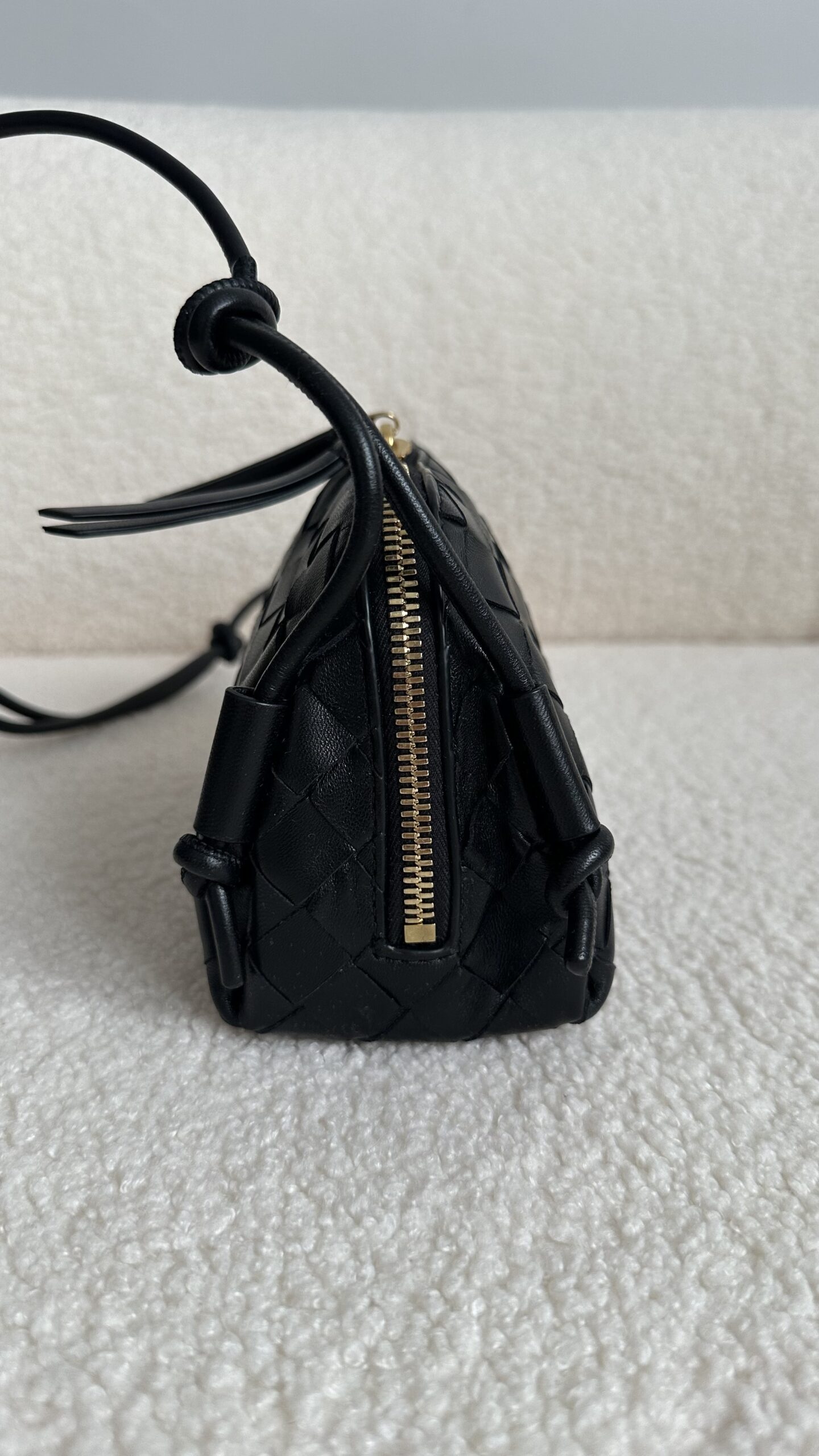 Bottega Veneta Concert Intrecciato czarna torebka - obrazek 5