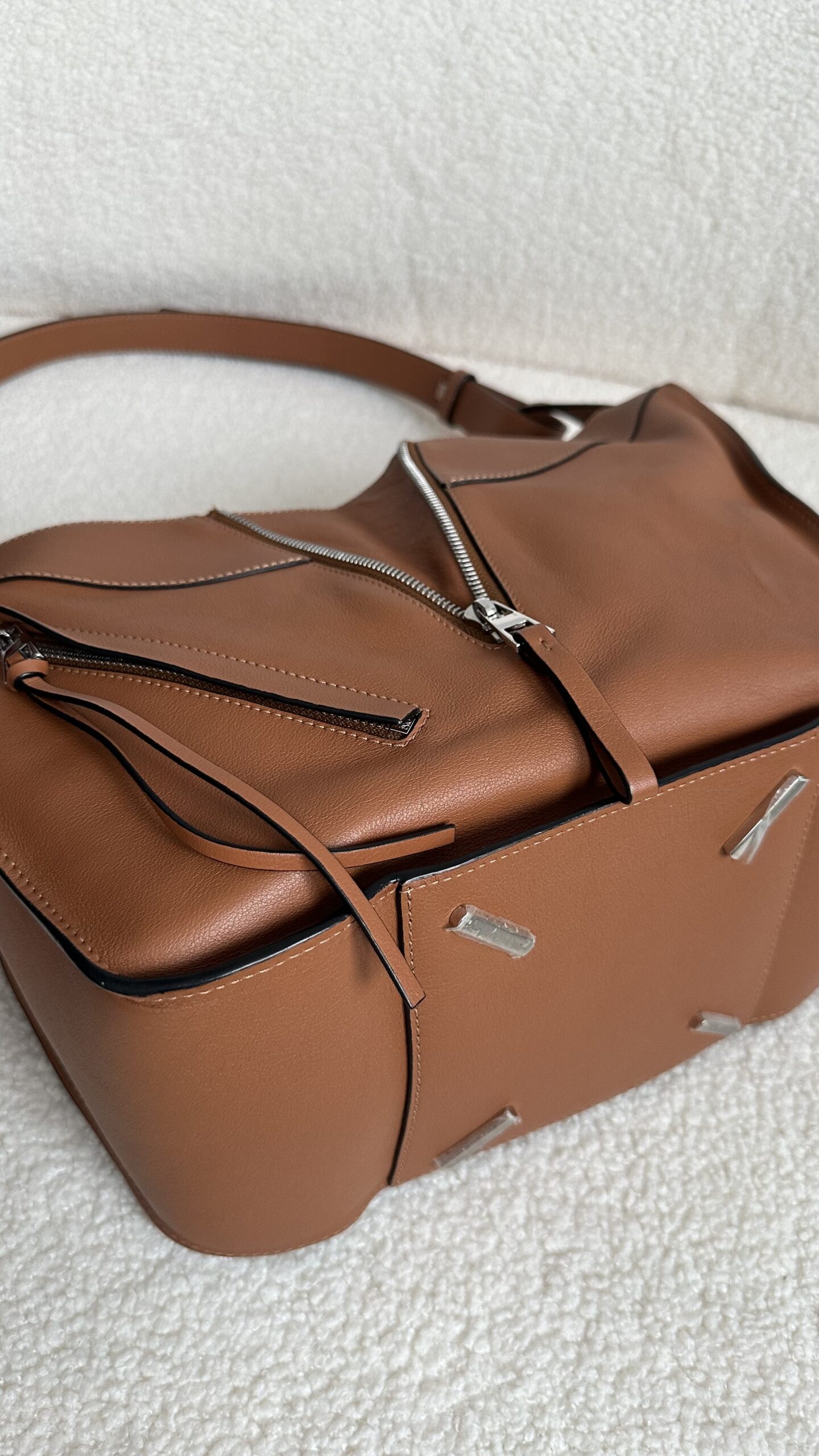 Loewe Hammock small Brown torebka - obrazek 5