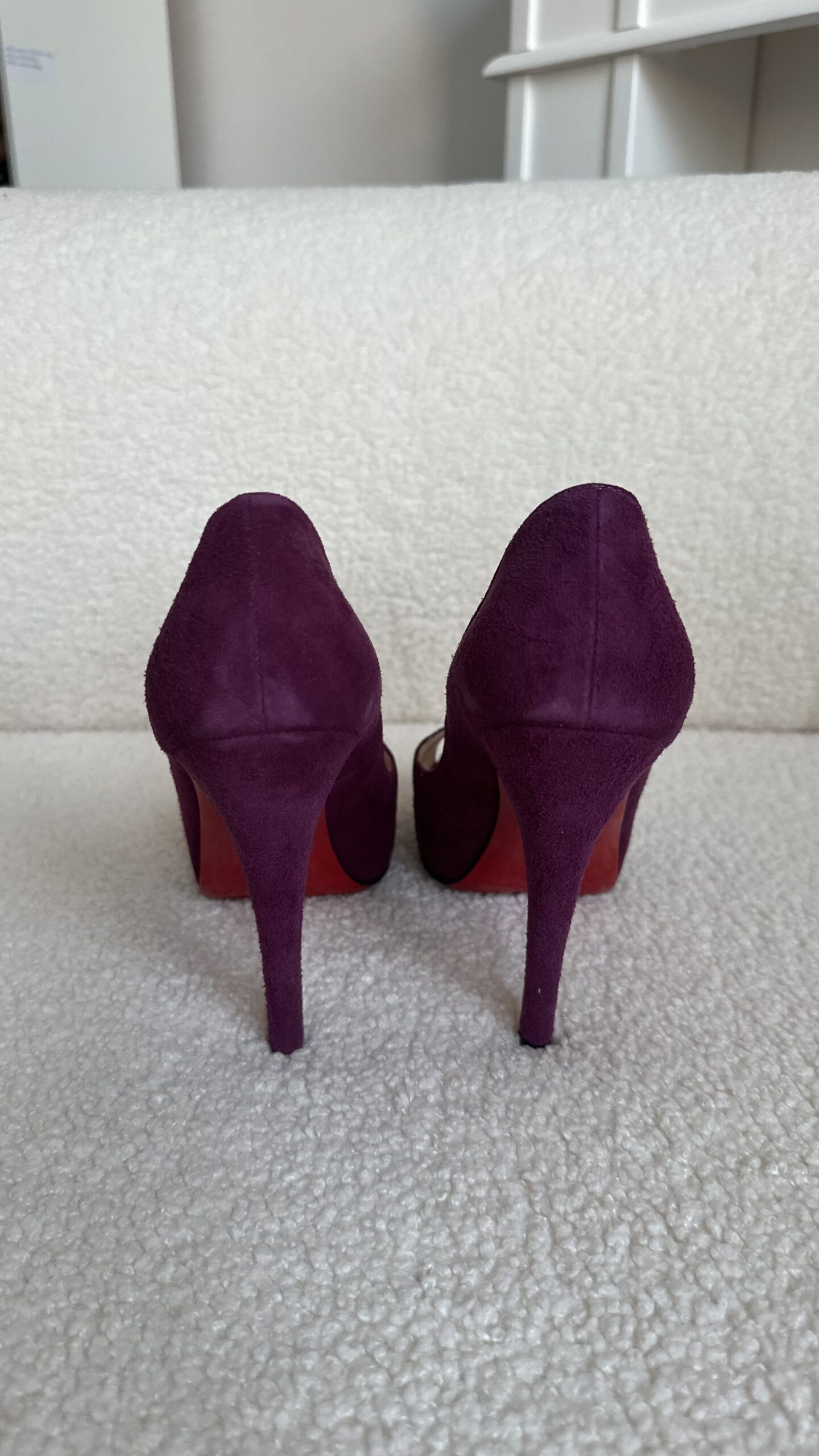 christian louboutin klasyczne czółenka 36 fioletowe zamszowe - obrazek 5