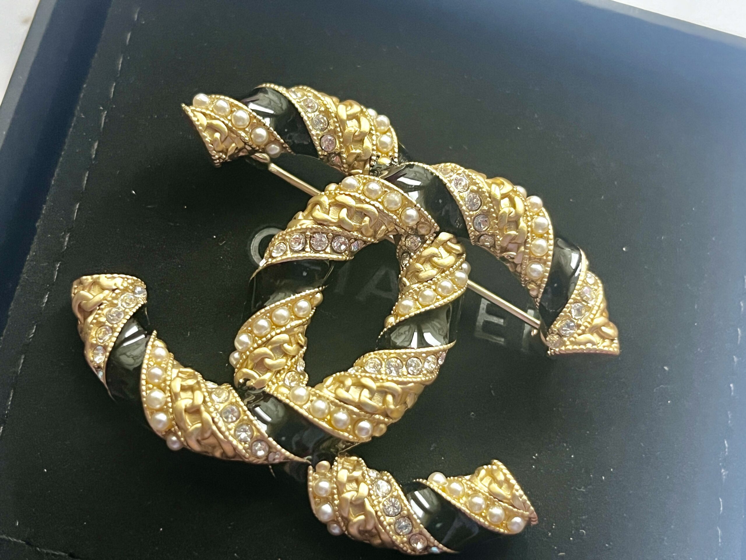 Broszka Chanel - obrazek 3