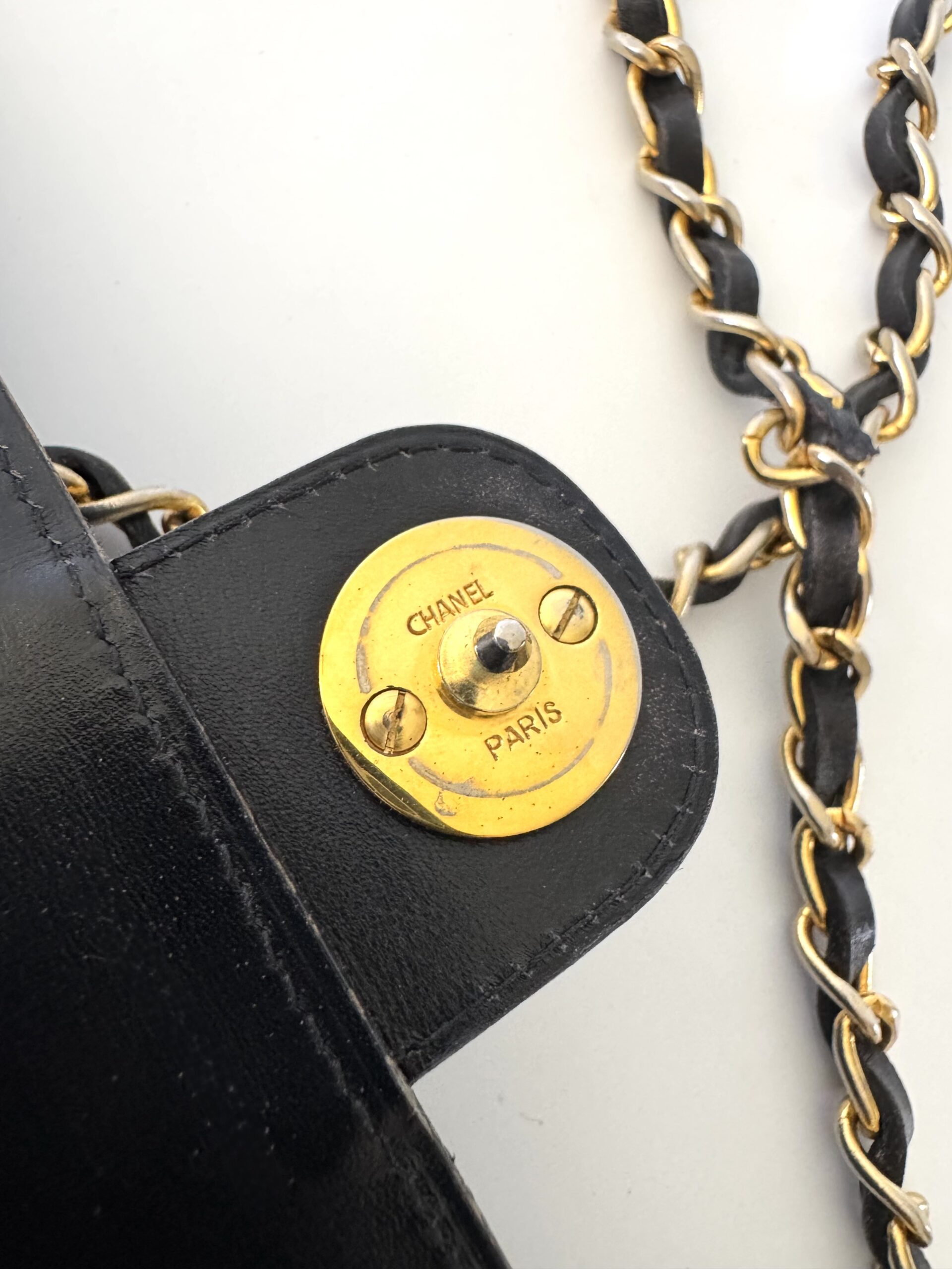 CHANEL Single Flap Bag Vintage Medium Black Box Bag - torebka - obrazek 9