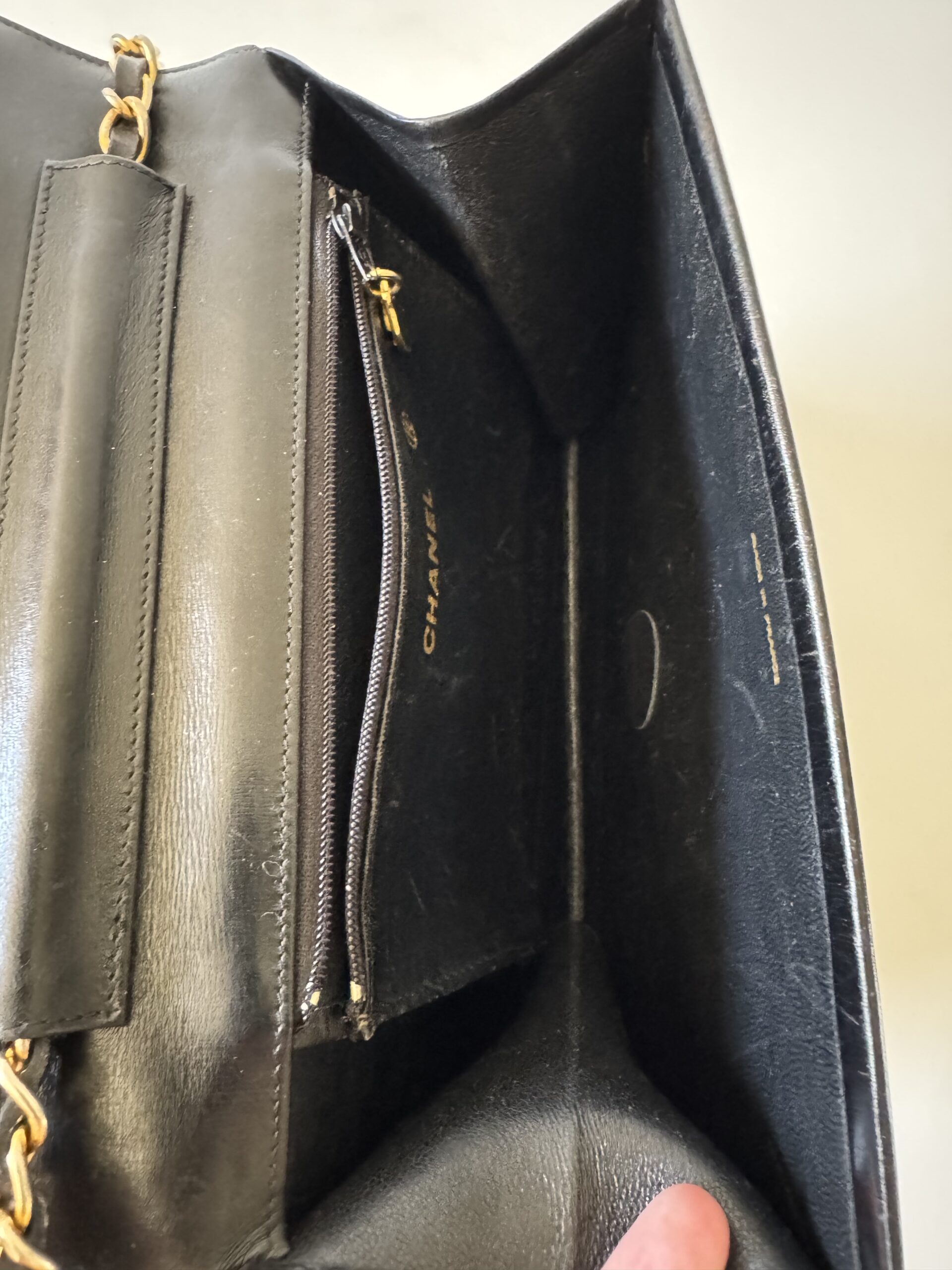 CHANEL Single Flap Bag Vintage Medium Black Box Bag - torebka - obrazek 10