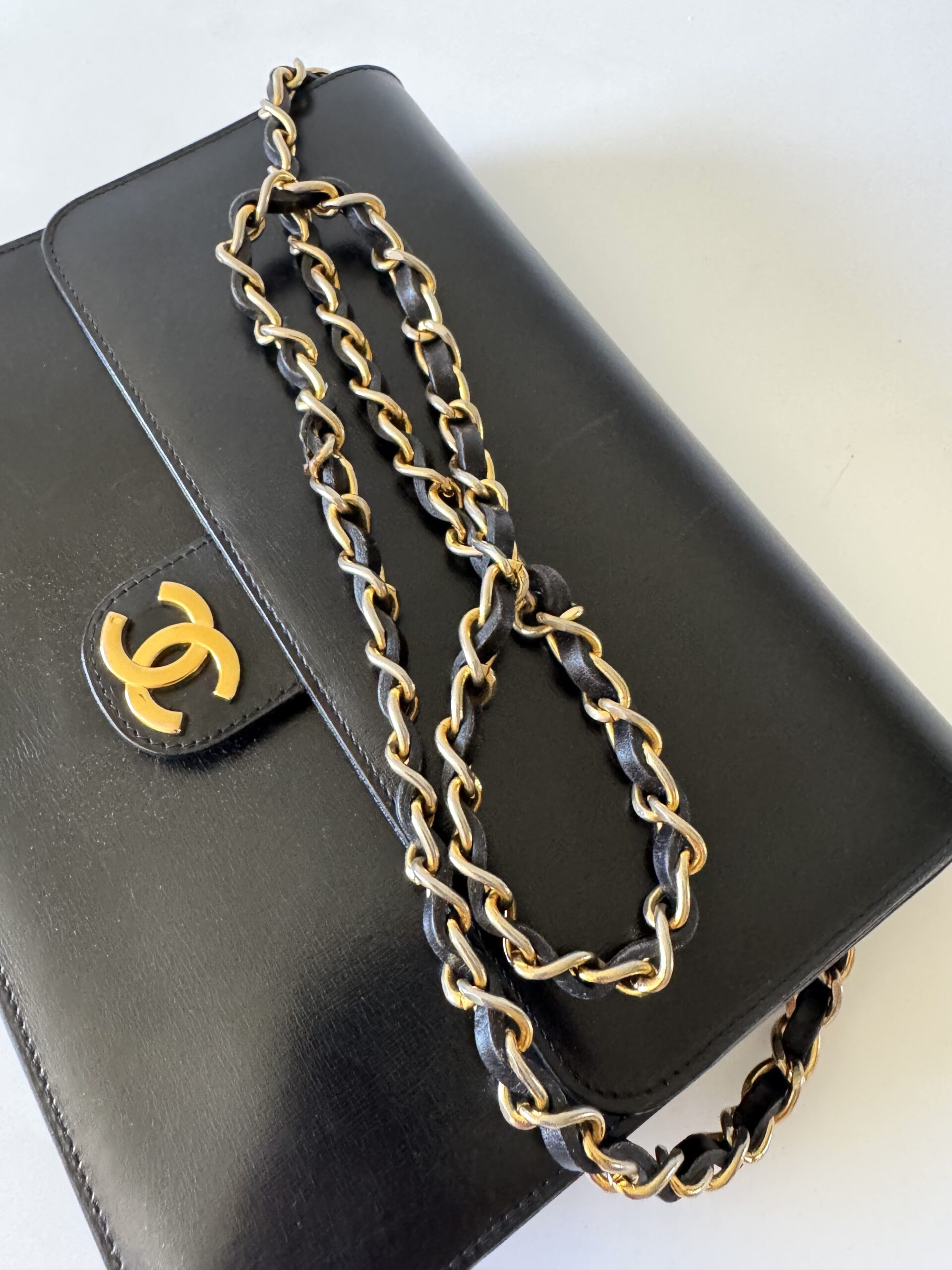 CHANEL Single Flap Bag Vintage Medium Black Box Bag - torebka - obrazek 14