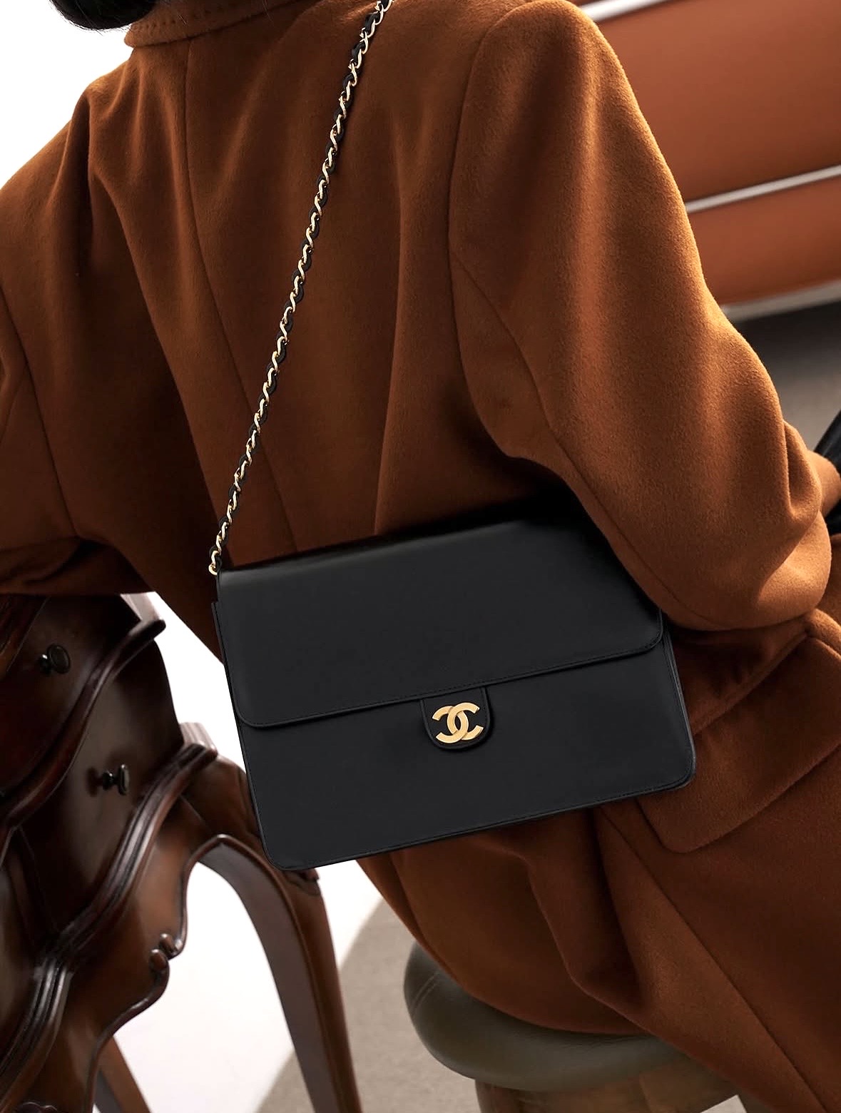 CHANEL Single Flap Bag Vintage Medium Black Box Bag - torebka - obrazek 2