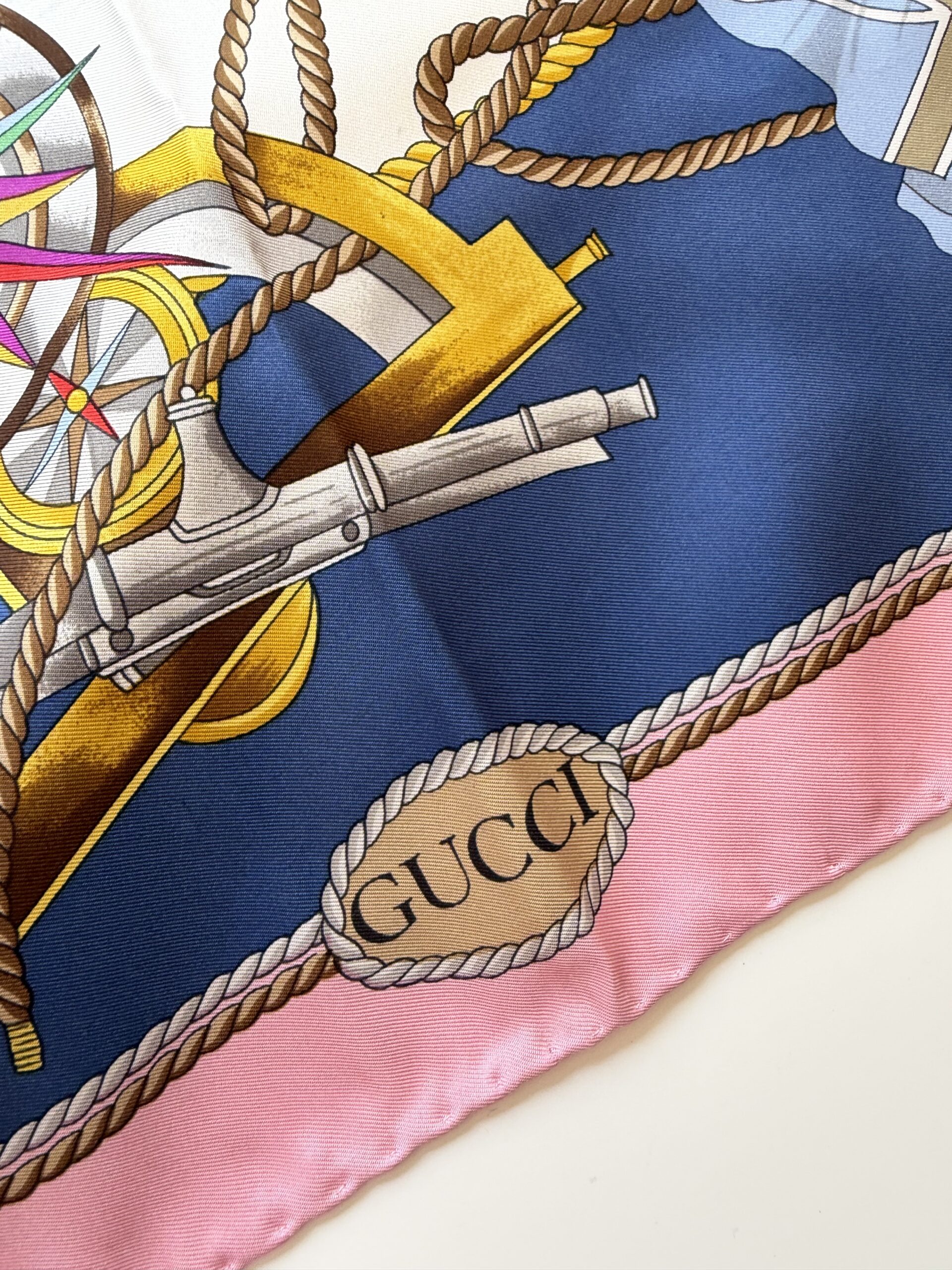 Gucci jedwabna apaszka chusta vintage - obrazek 3