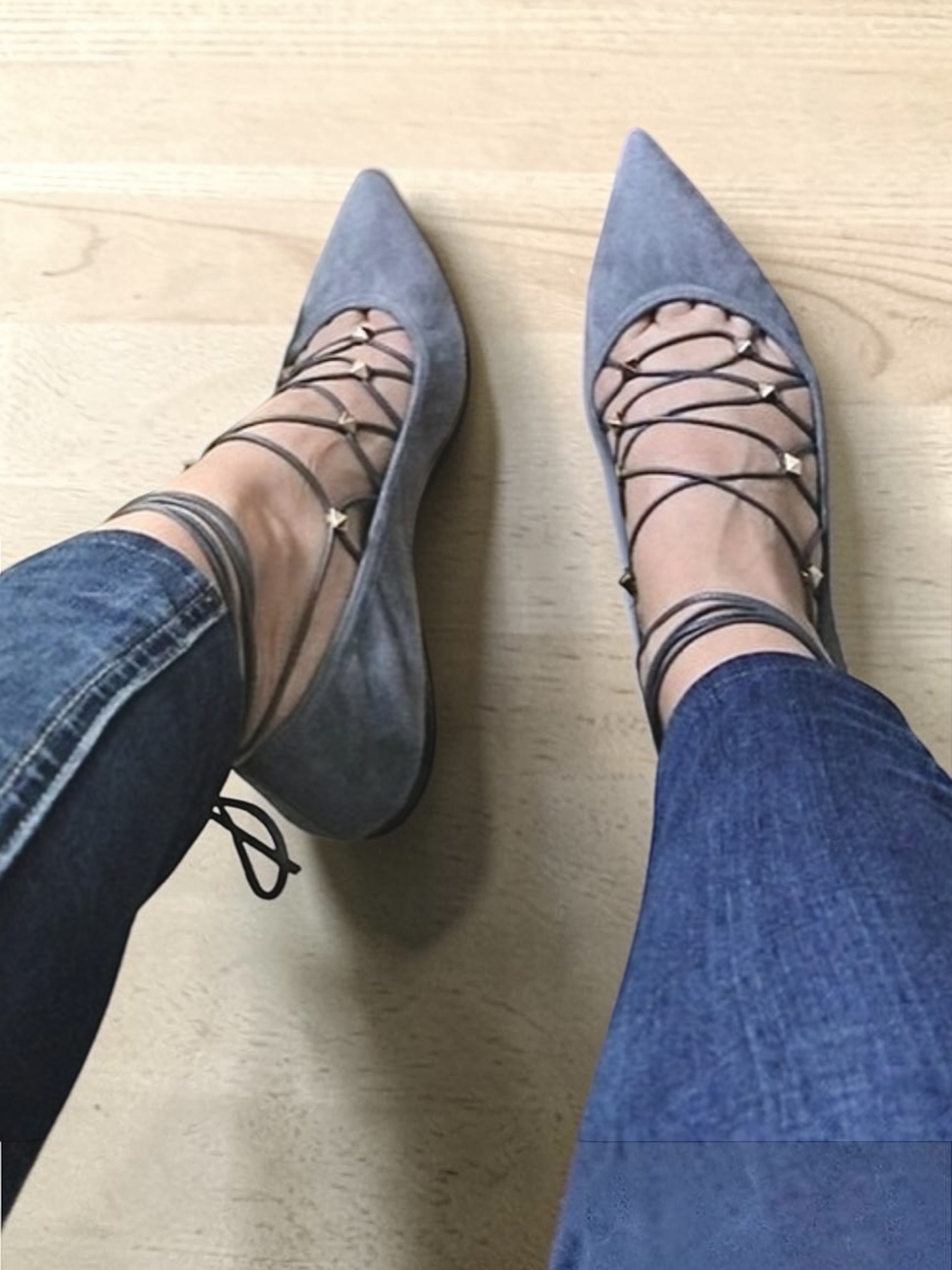 VALENTINO GARAVANI Lace-up Gladiator Ballet Flats - baleriny - obrazek 2
