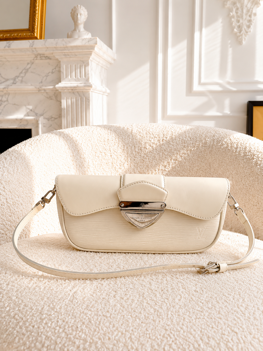 Louis Vuitton biała torebka Montaigne Clutch vintage