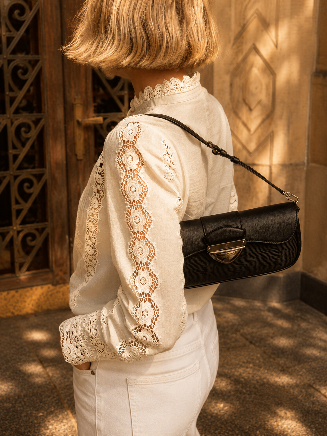 Louis Vuitton czarna torebka Montaigne Clutch vintage - obrazek 9