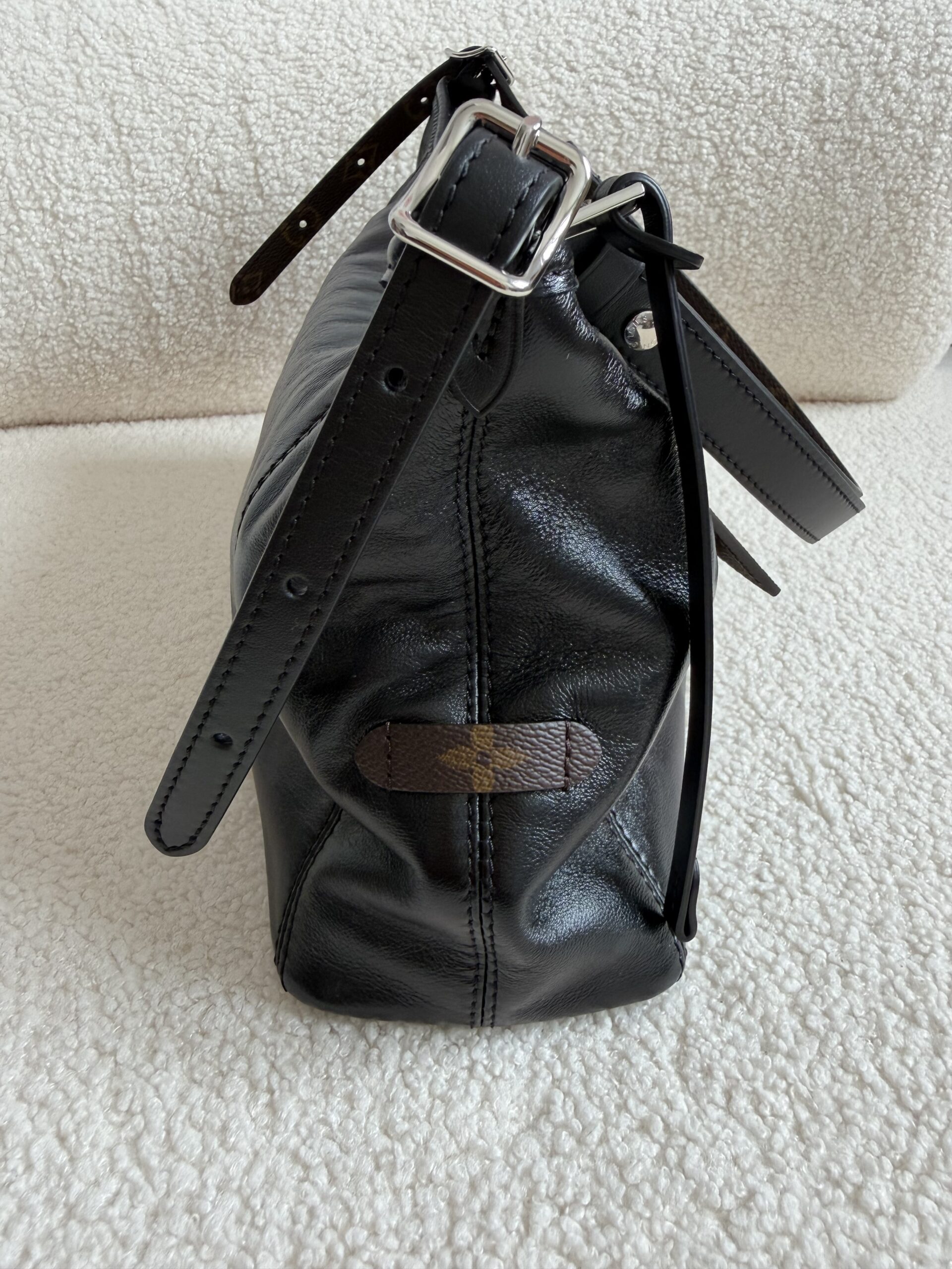 Louis Vuitton Caryall East West czarna torebka - obrazek 7