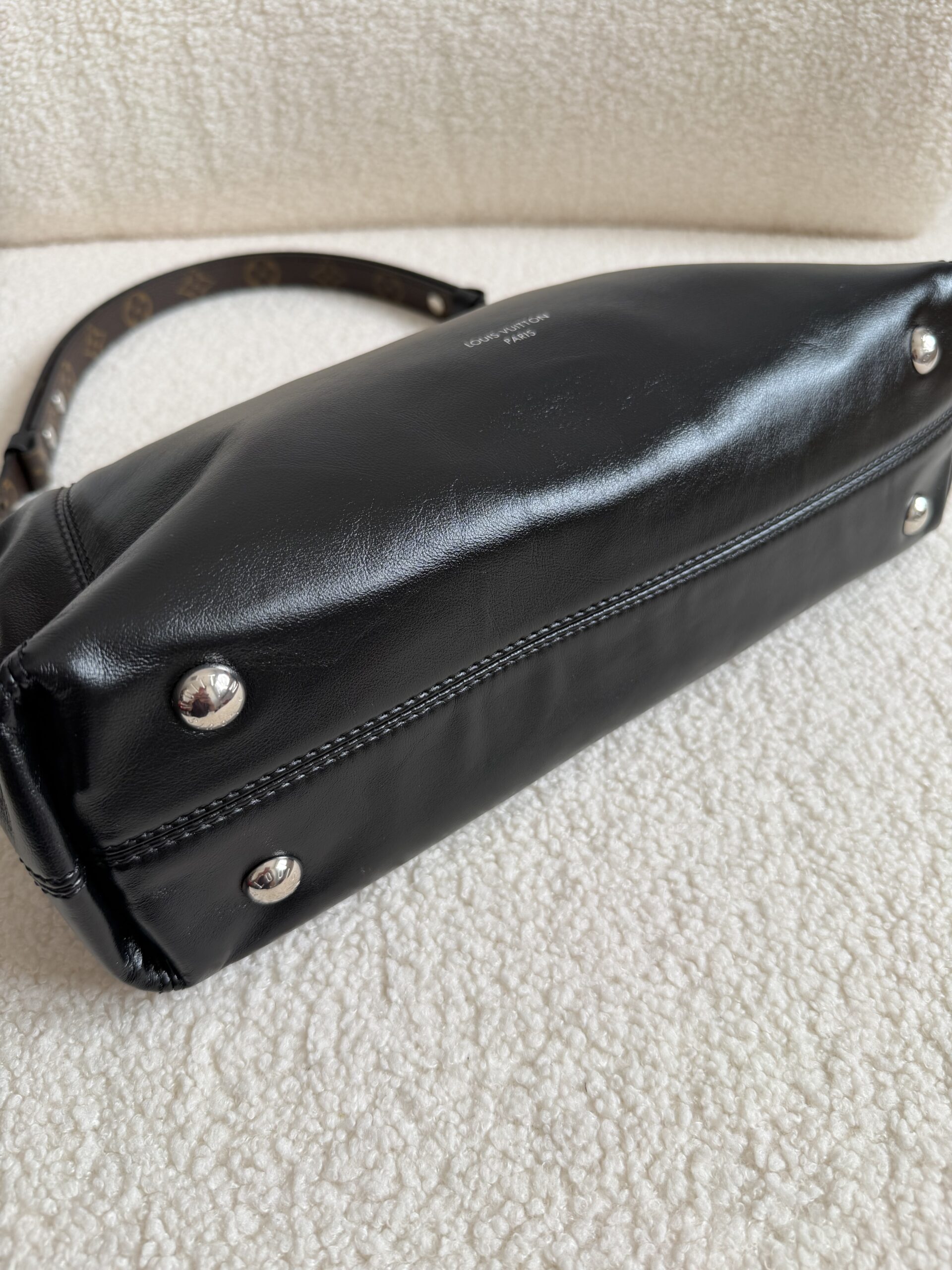Louis Vuitton Caryall East West czarna torebka - obrazek 10