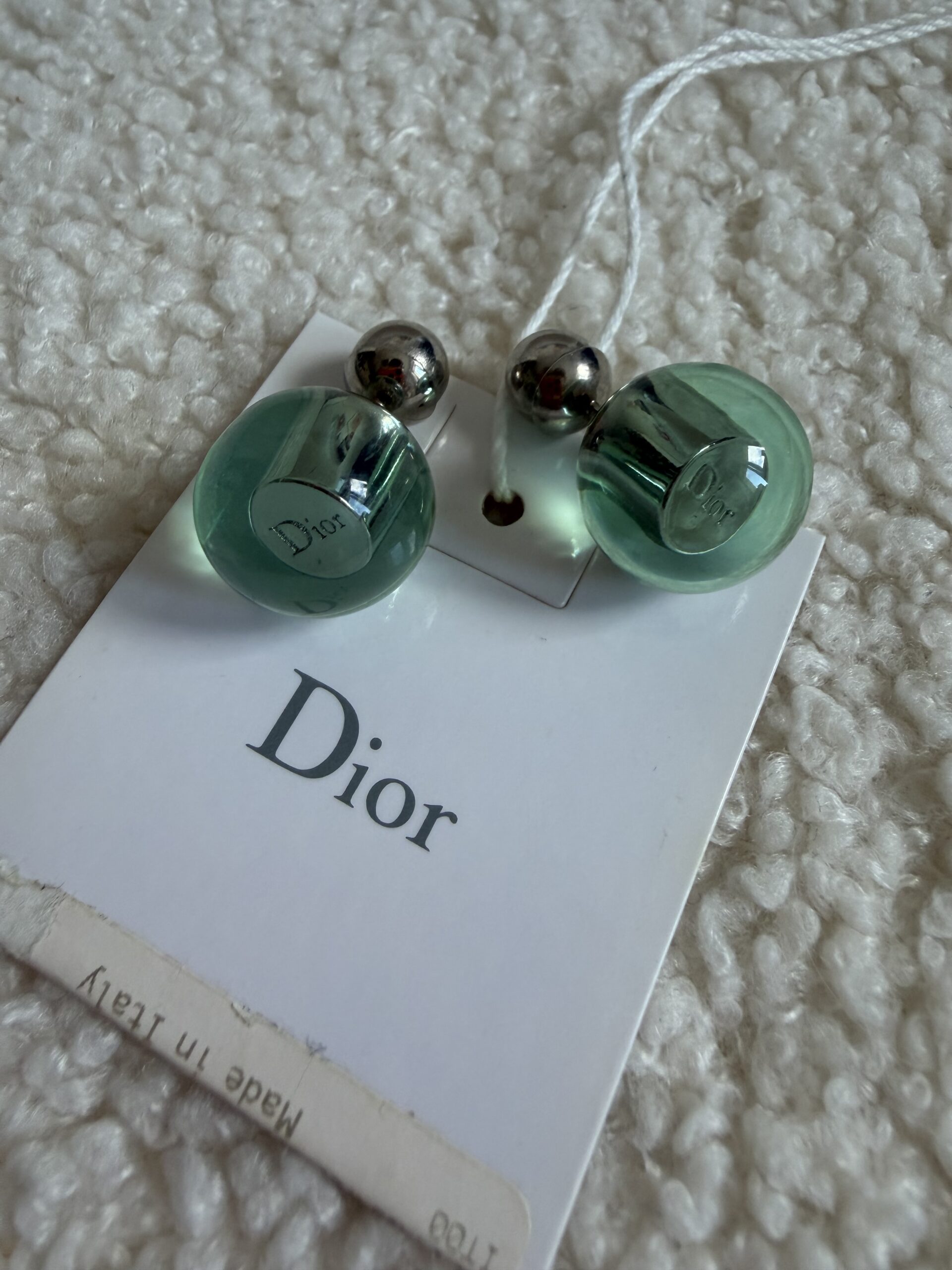 Dior akrylowe kolczyki - obrazek 3