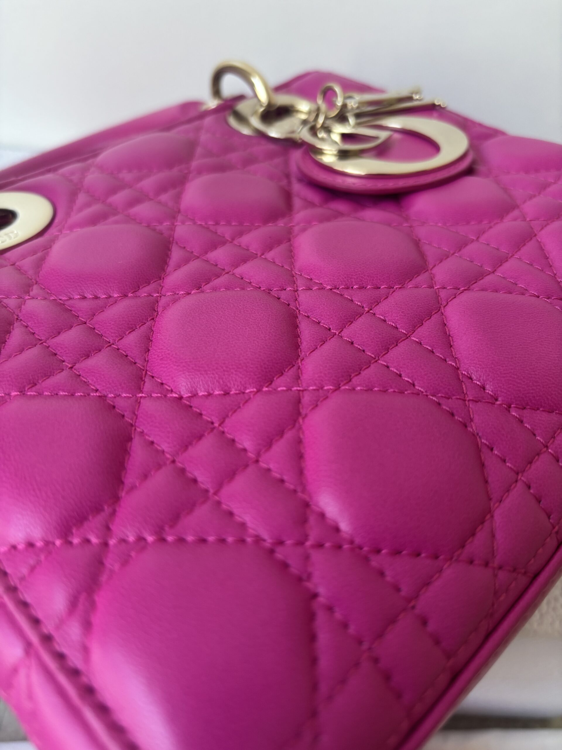 Torebka dior lady dior small szeroki pasek z przypinkami - obrazek 24