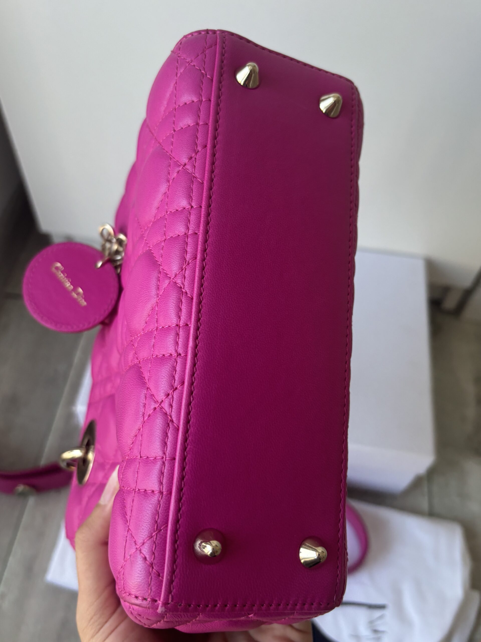 Torebka dior lady dior small szeroki pasek z przypinkami - obrazek 35