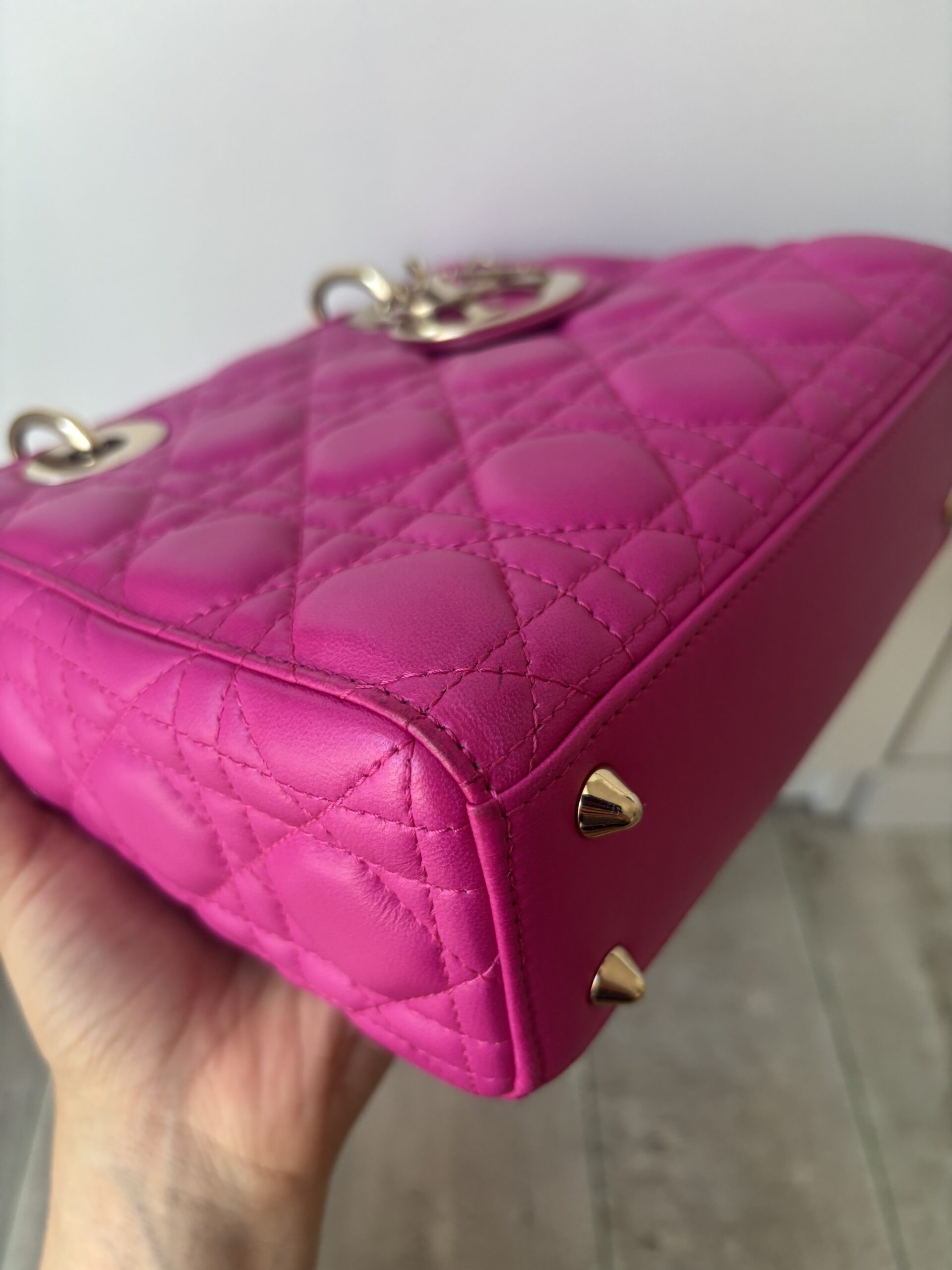 Torebka dior lady dior small szeroki pasek z przypinkami - obrazek 17