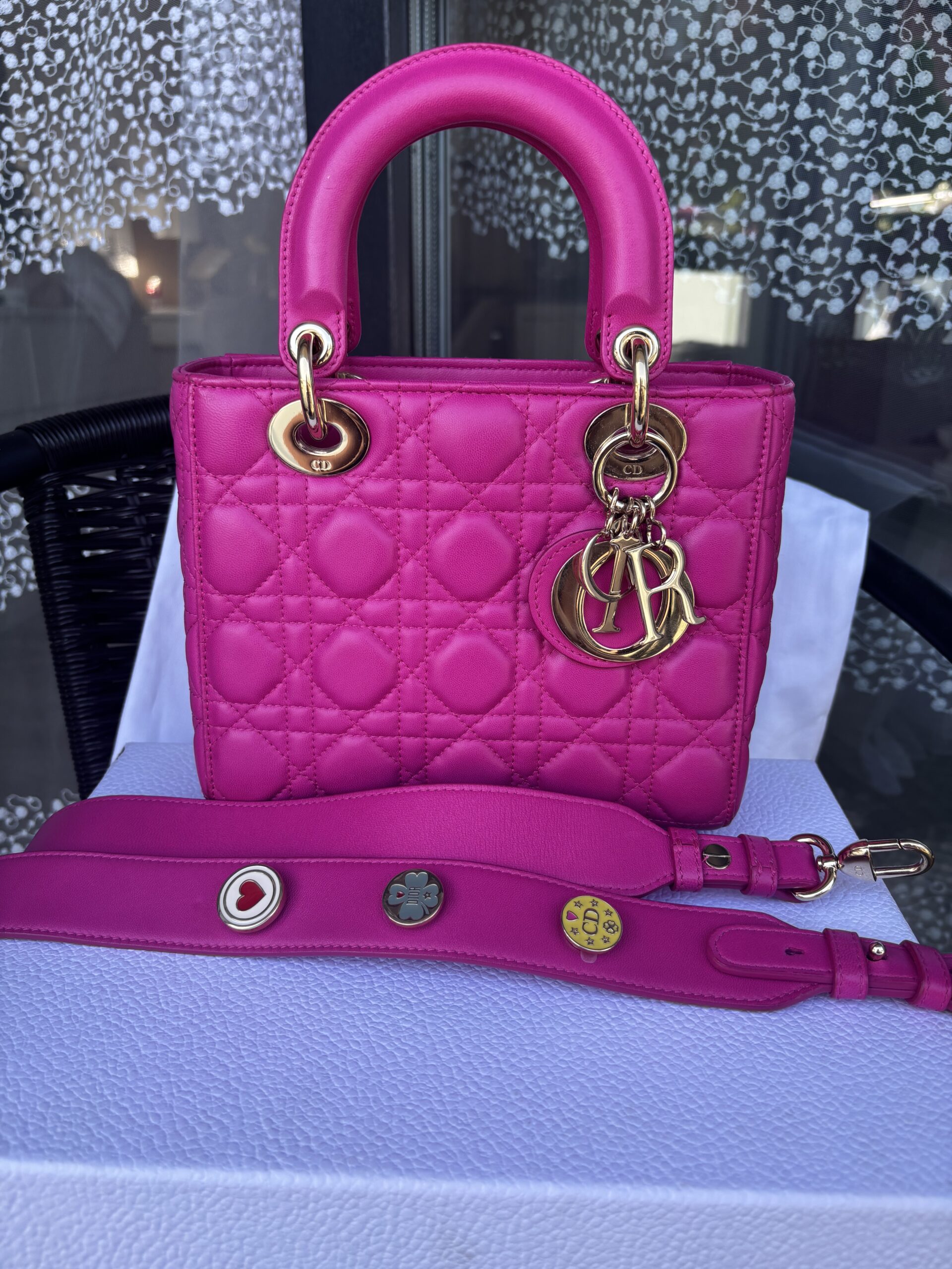 Torebka dior lady dior small szeroki pasek z przypinkami - obrazek 38