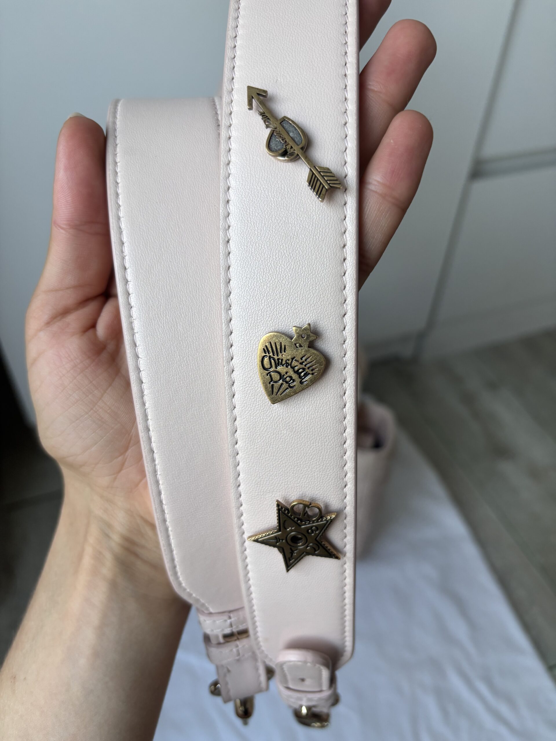 Torebka dior lady dior small szeroki pasek z przypinkami - obrazek 40