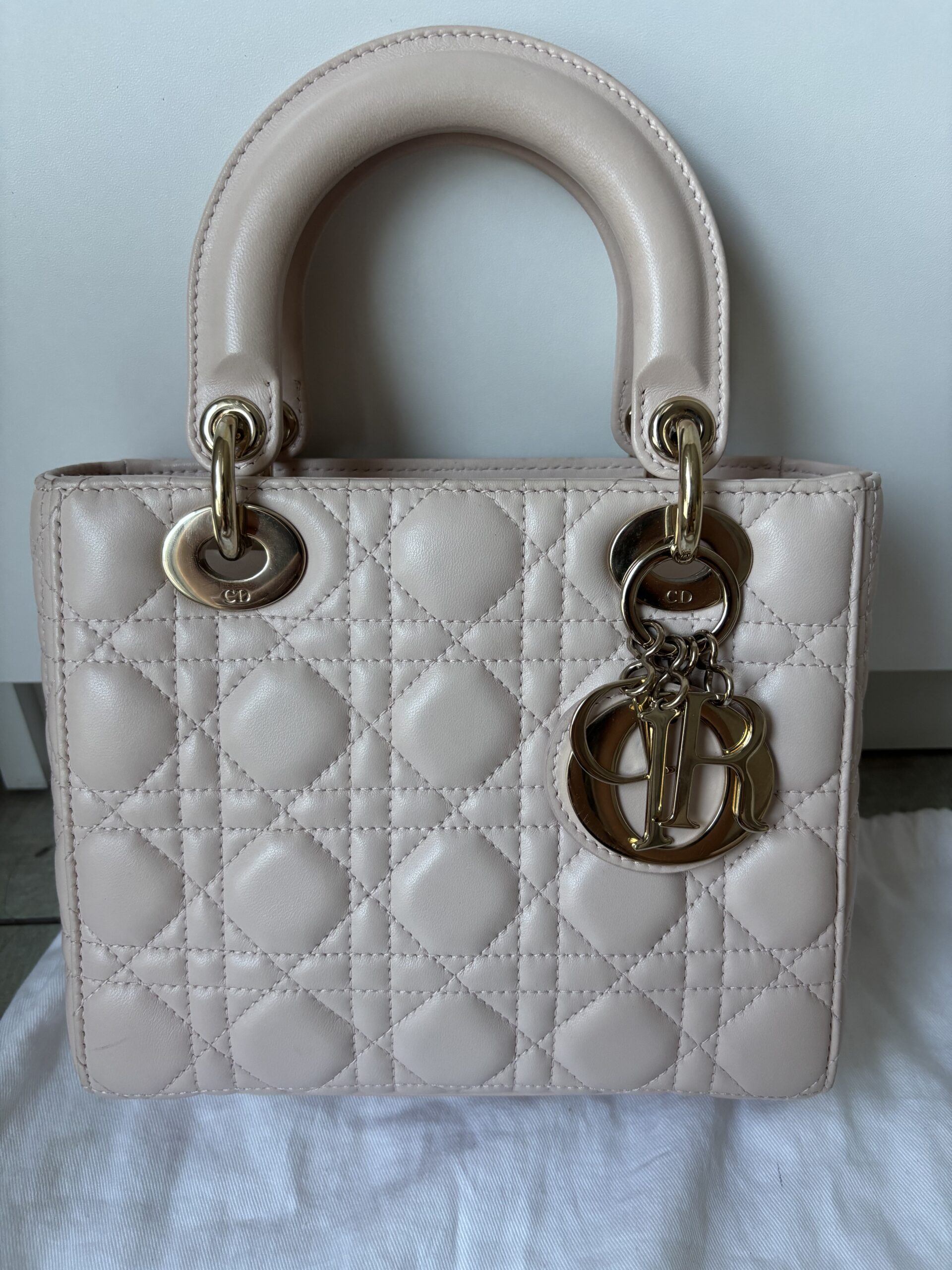 Torebka dior lady dior small szeroki pasek z przypinkami - obrazek 41