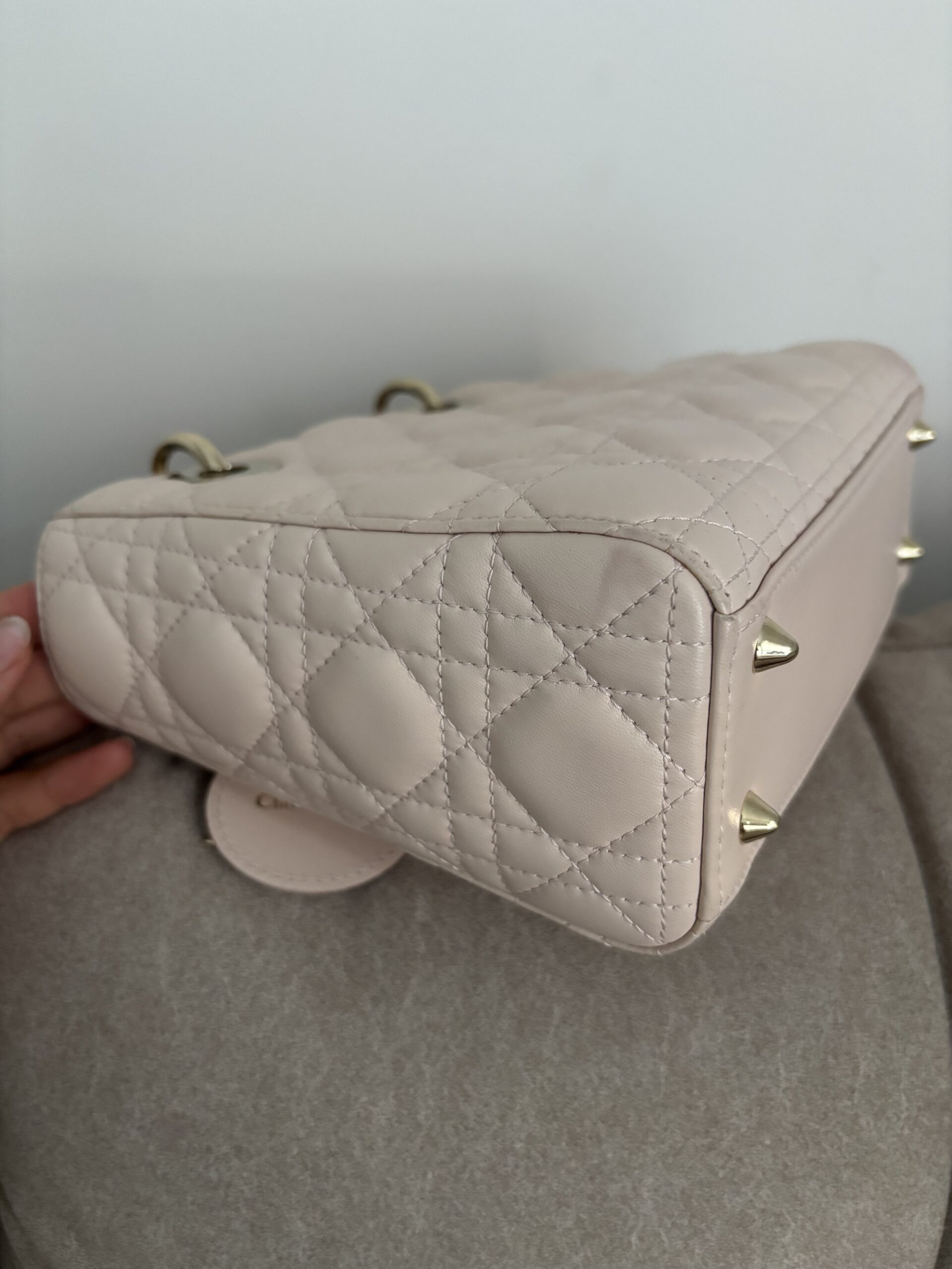 Torebka dior lady dior small szeroki pasek z przypinkami - obrazek 25