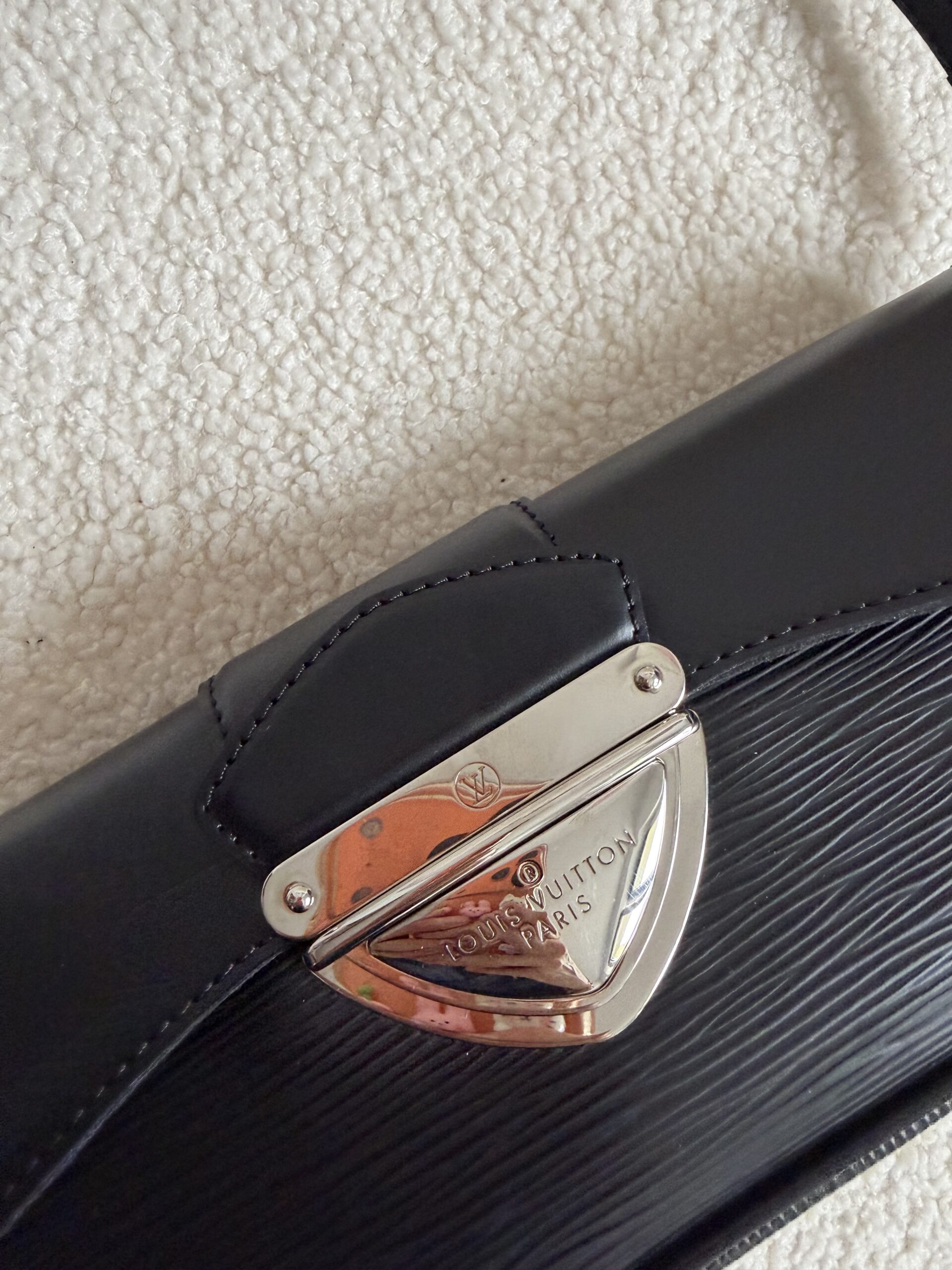 Louis Vuitton czarna torebka Montaigne Clutch vintage - obrazek 6