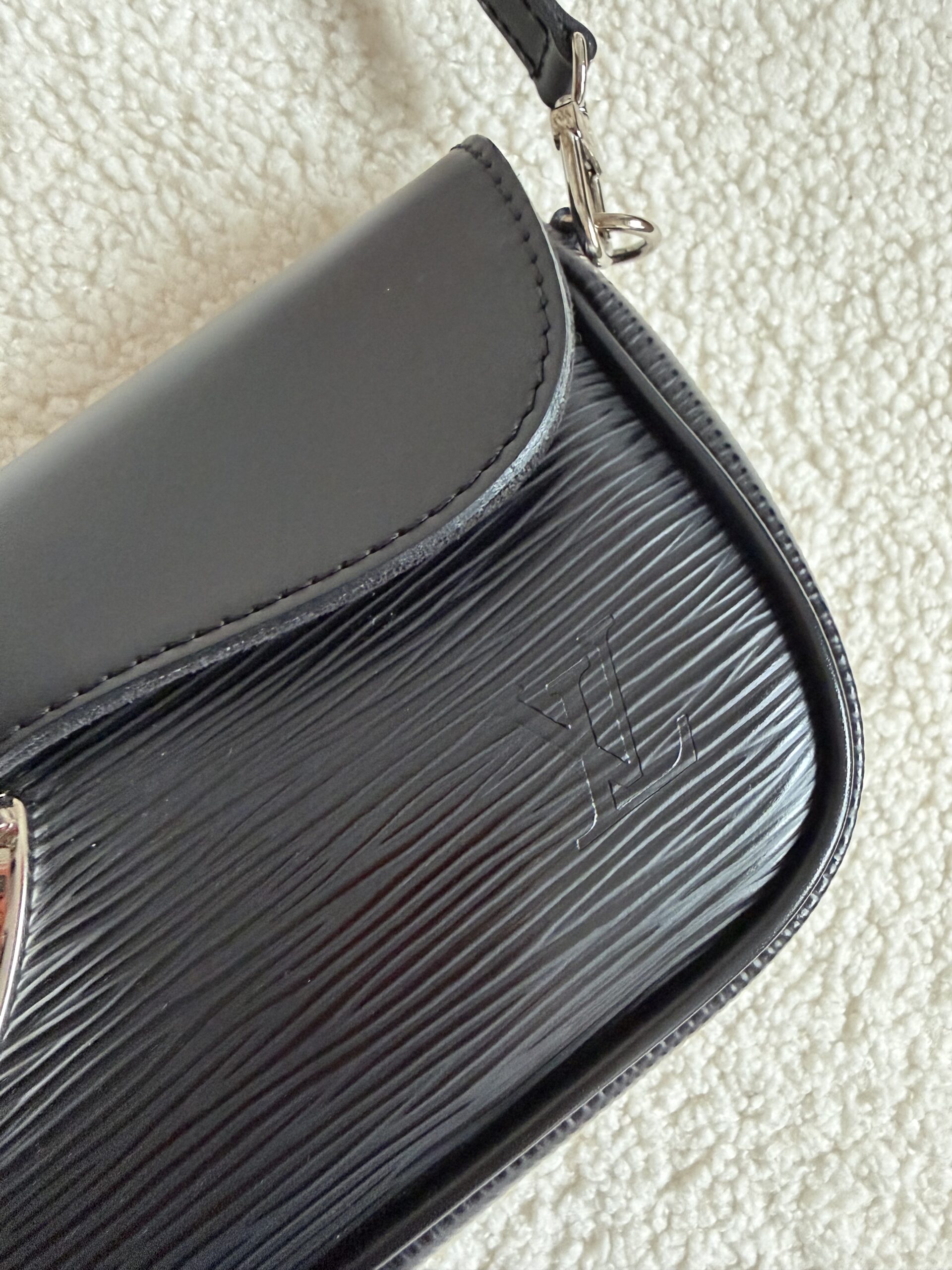 Louis Vuitton czarna torebka Montaigne Clutch vintage - obrazek 7