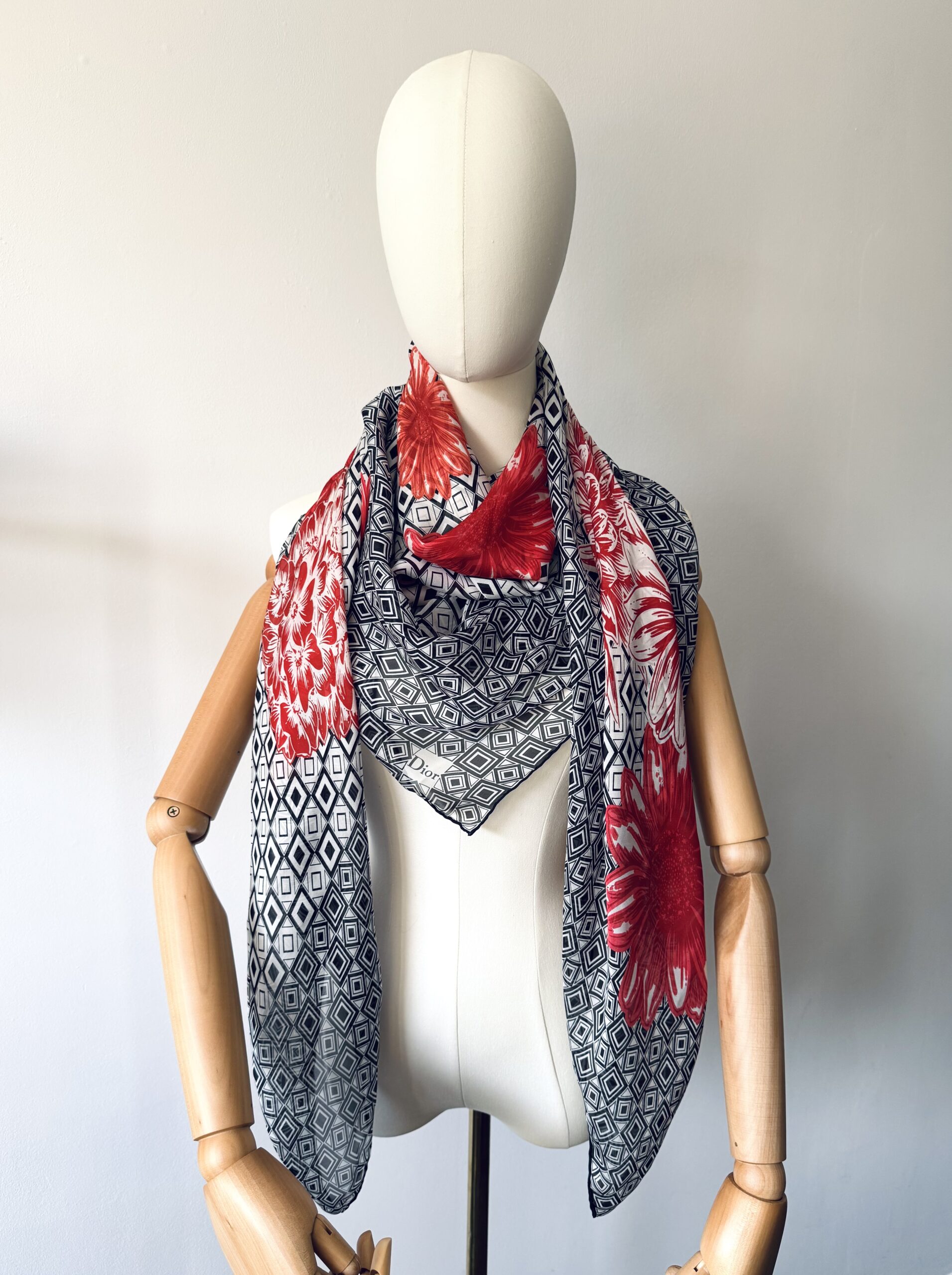 DIOR Silk Floral Shawl - jedwabny szal/chusta - obrazek 7